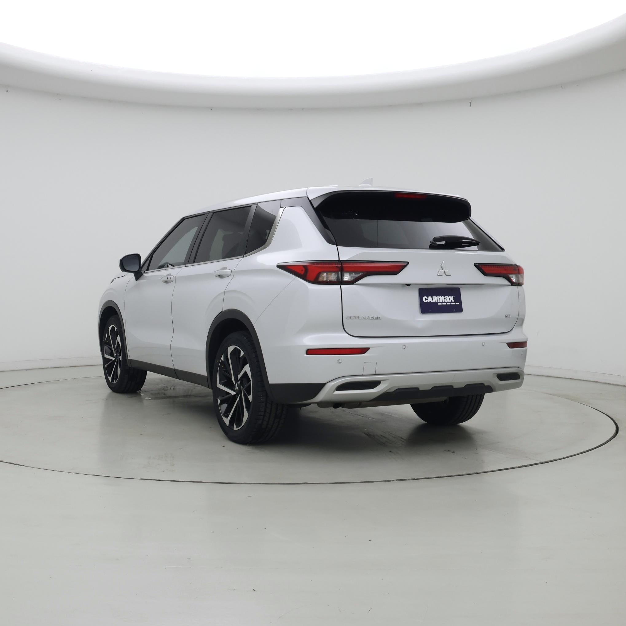 Thumbnail: 2024 Mitsubishi Outlander - 2