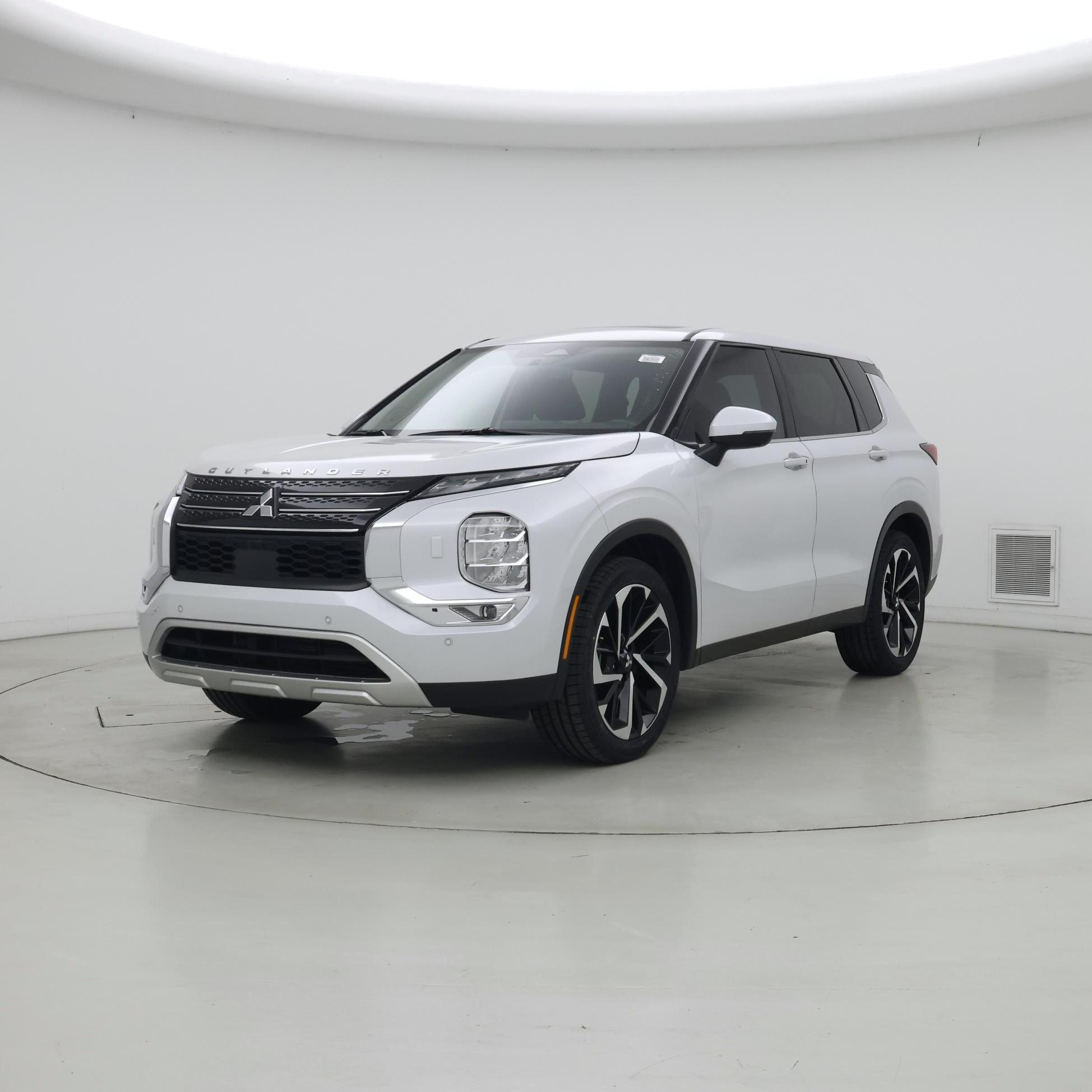 Thumbnail: 2024 Mitsubishi Outlander - 4