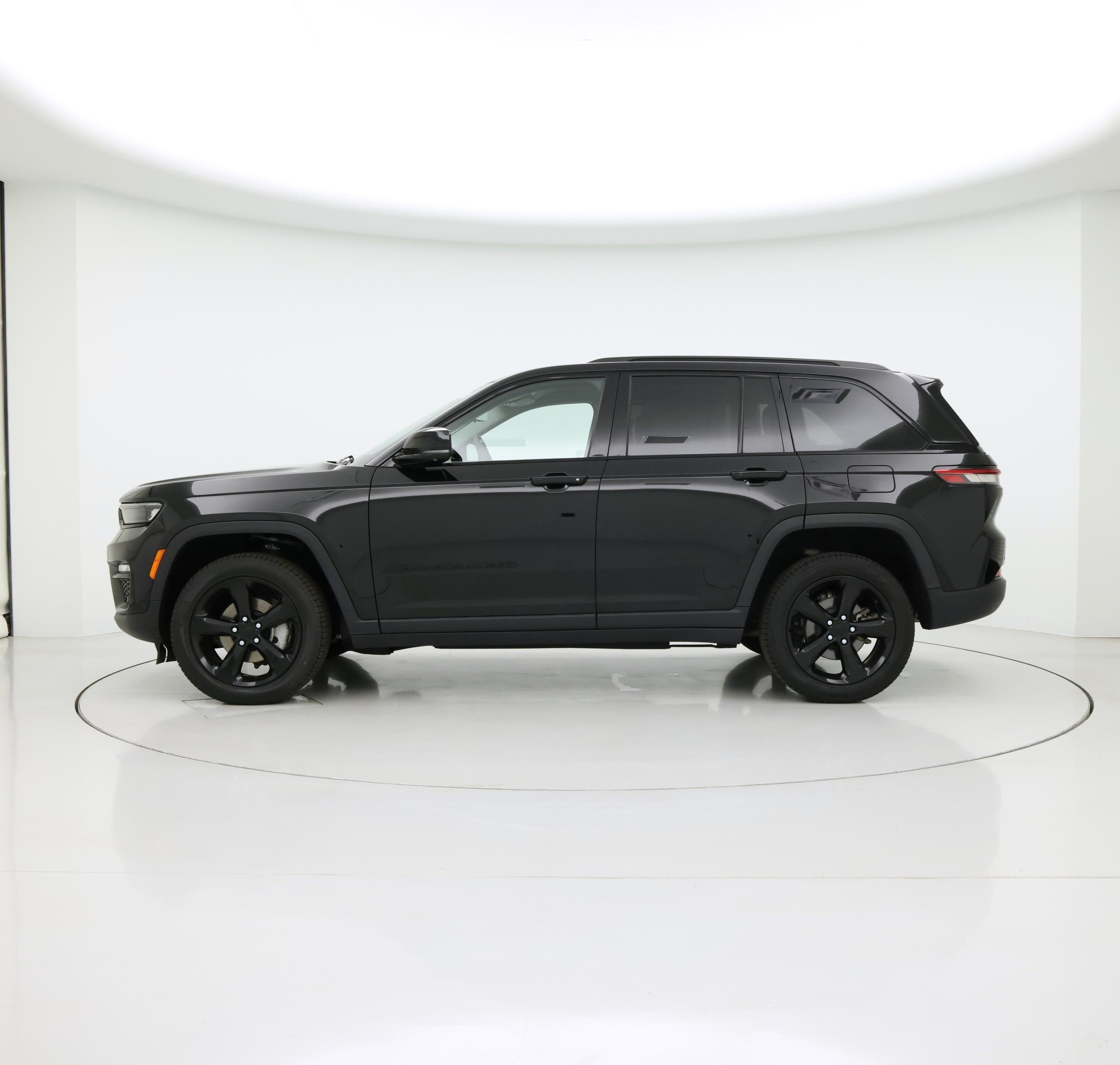 Thumbnail: 2023 Jeep Grand Cherokee - 3