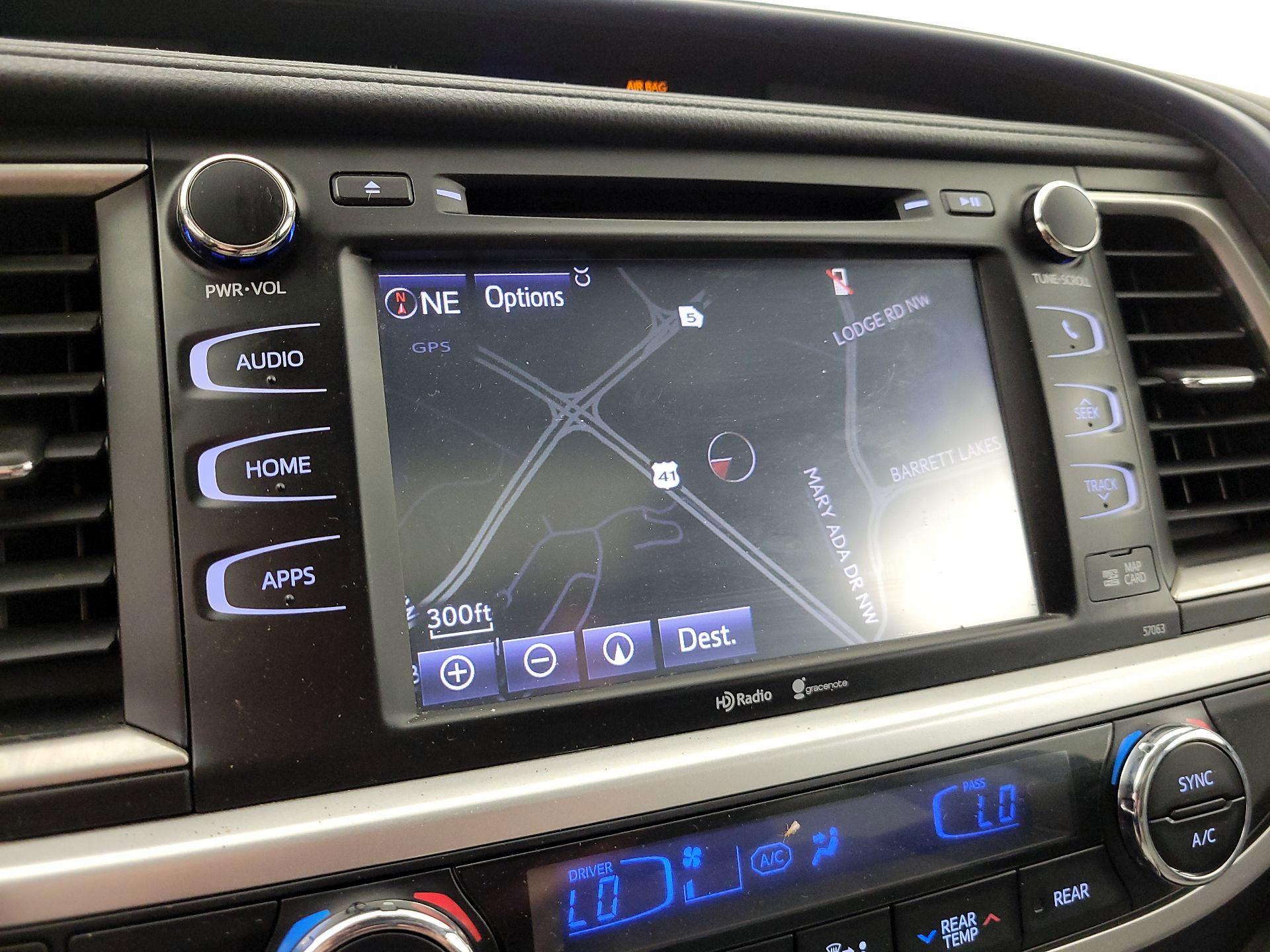 Thumbnail: 2015 Toyota Highlander - 14