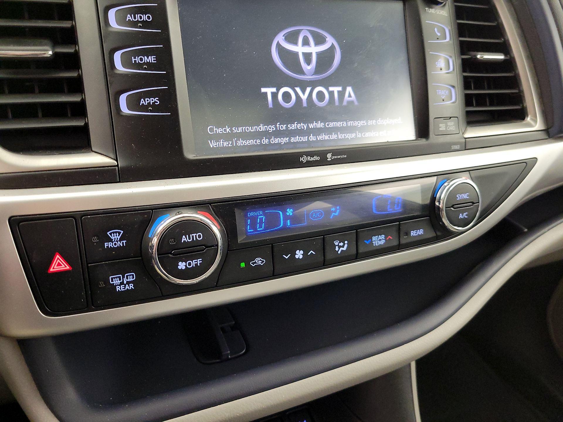 Thumbnail: 2015 Toyota Highlander - 17