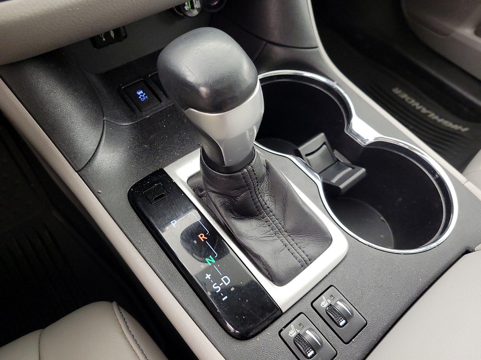 Thumbnail: 2015 Toyota Highlander - 18