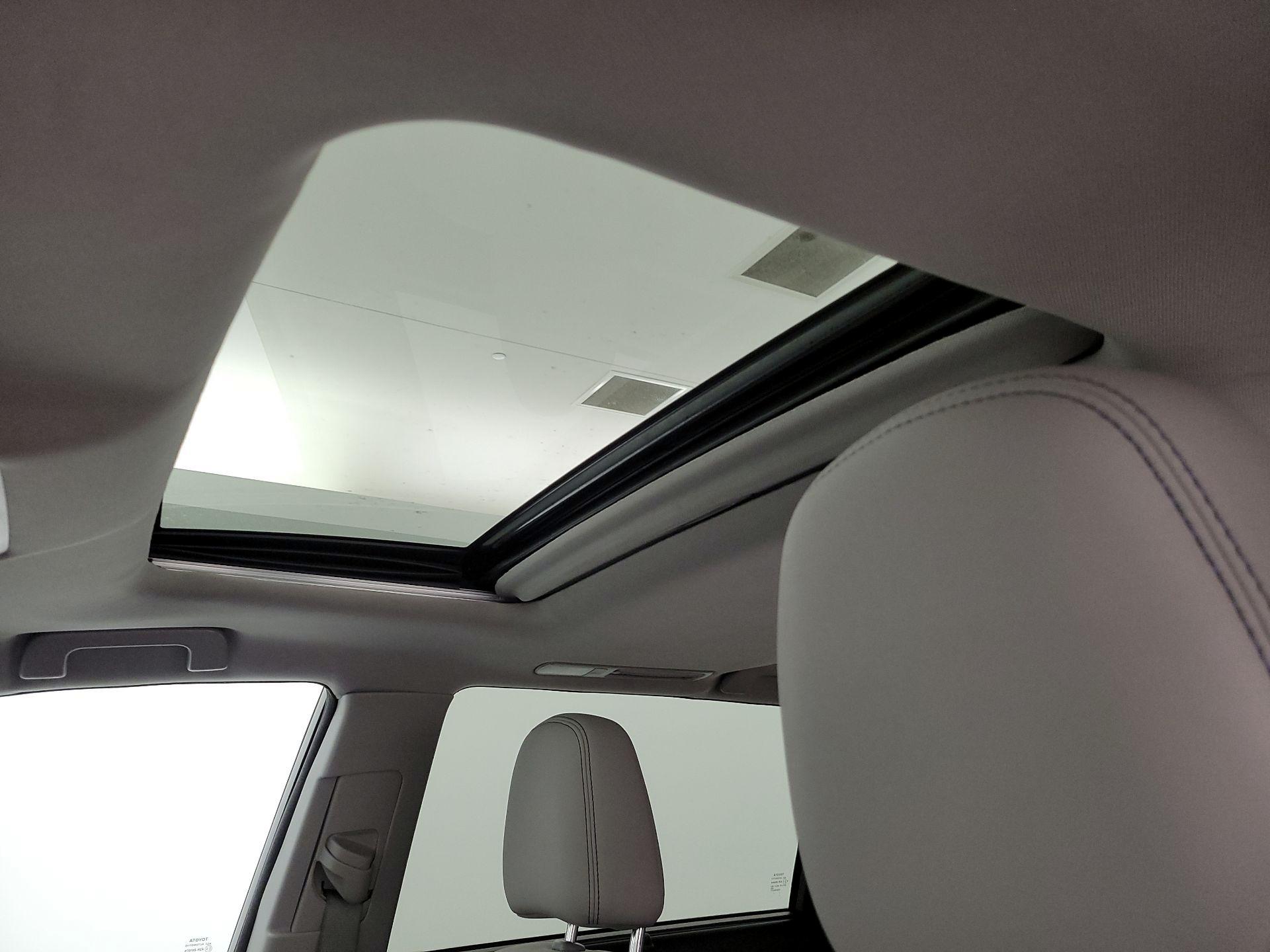 Thumbnail: 2015 Toyota Highlander - 20