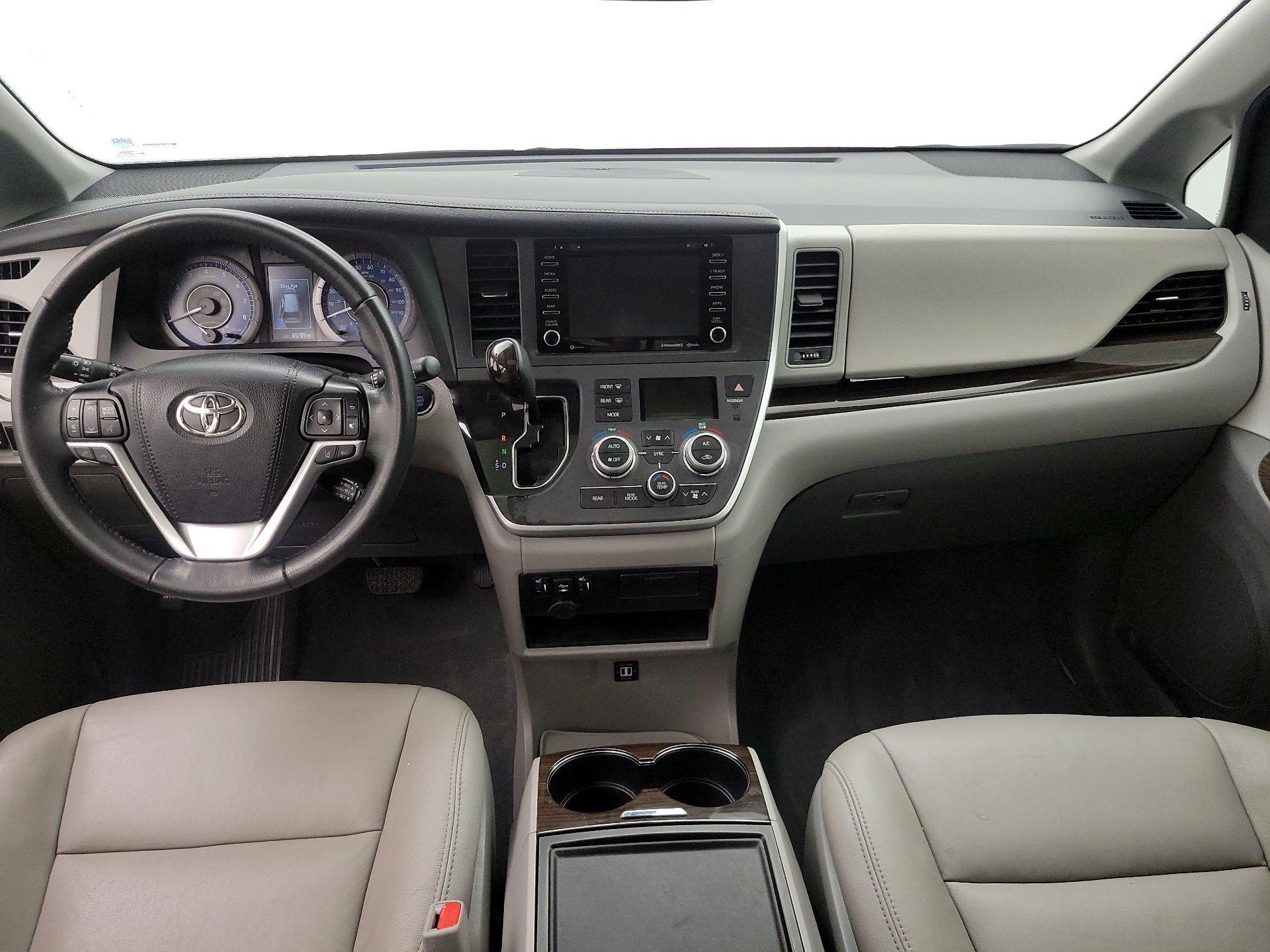Thumbnail: 2020 Toyota Sienna - 9