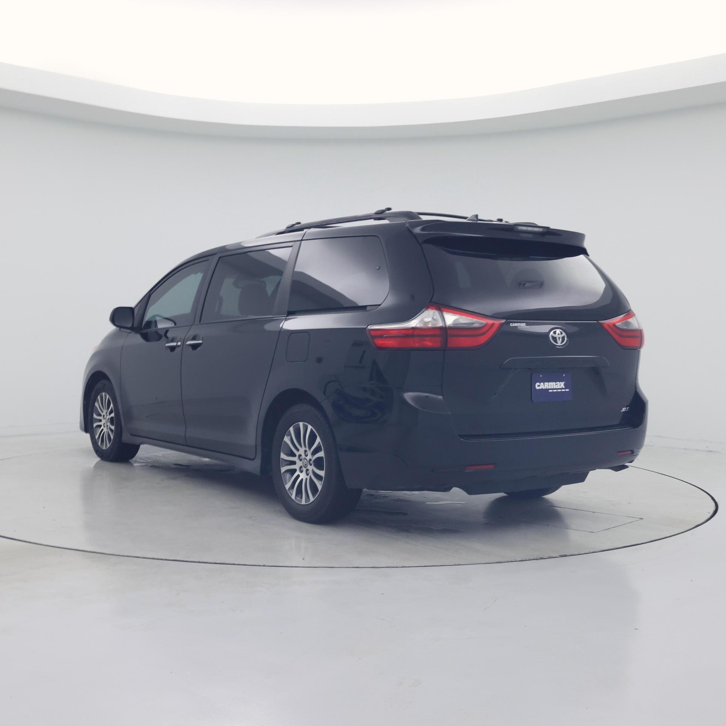 Thumbnail: 2020 Toyota Sienna - 2