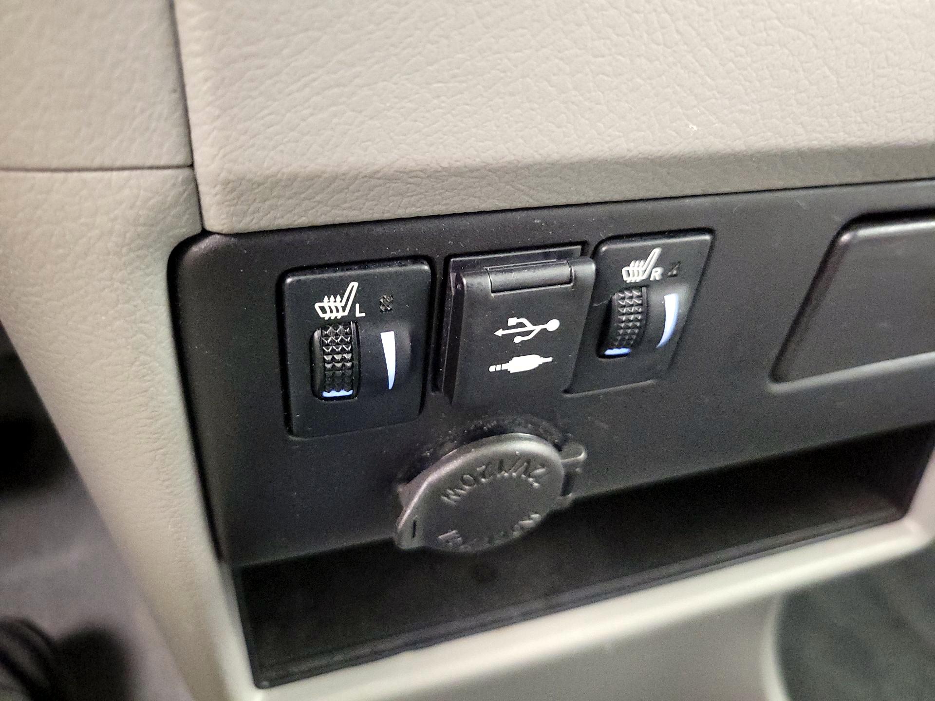 Thumbnail: 2020 Toyota Sienna - 19