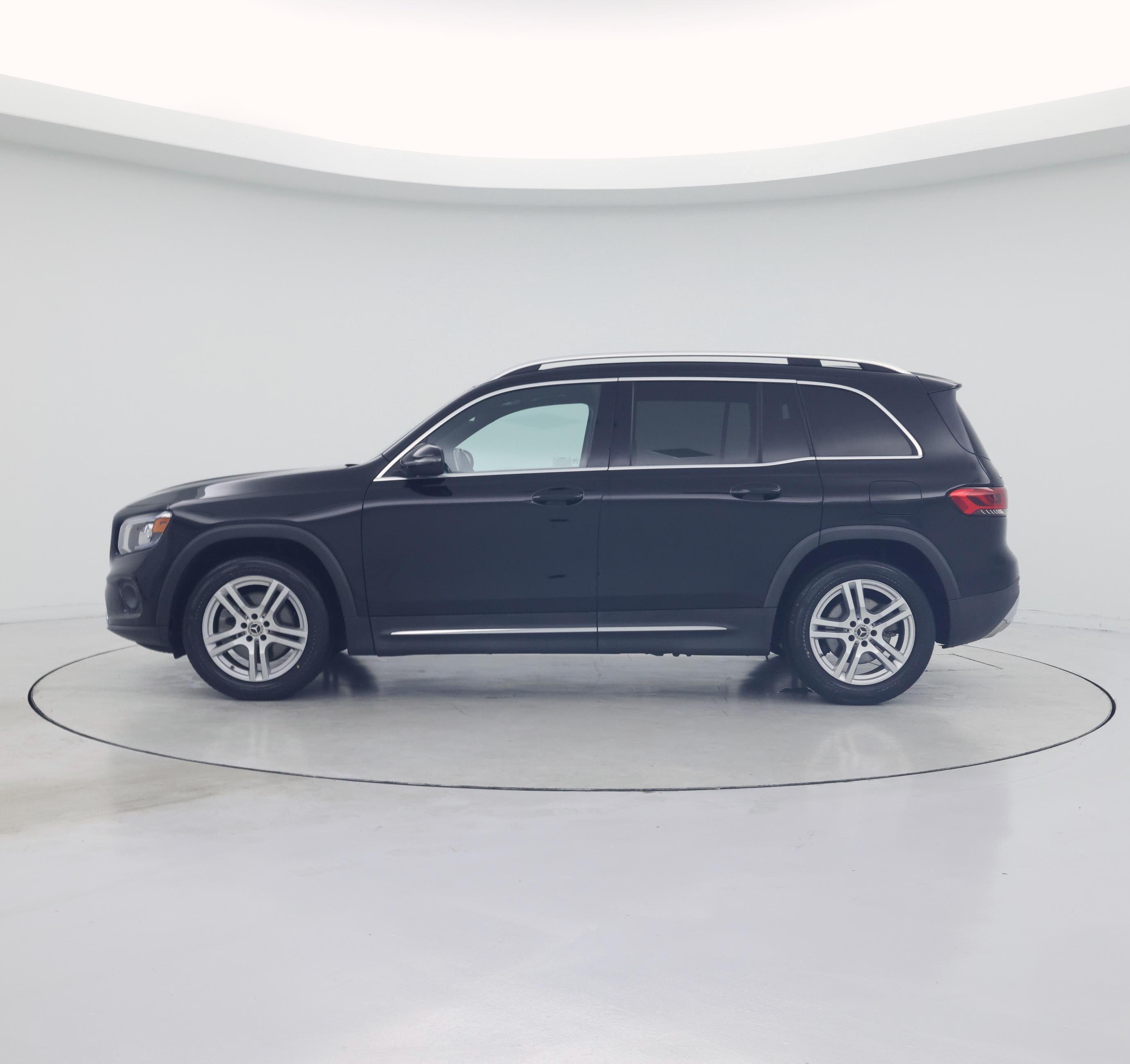 Thumbnail: 2021 Mercedes-Benz GLB - 3