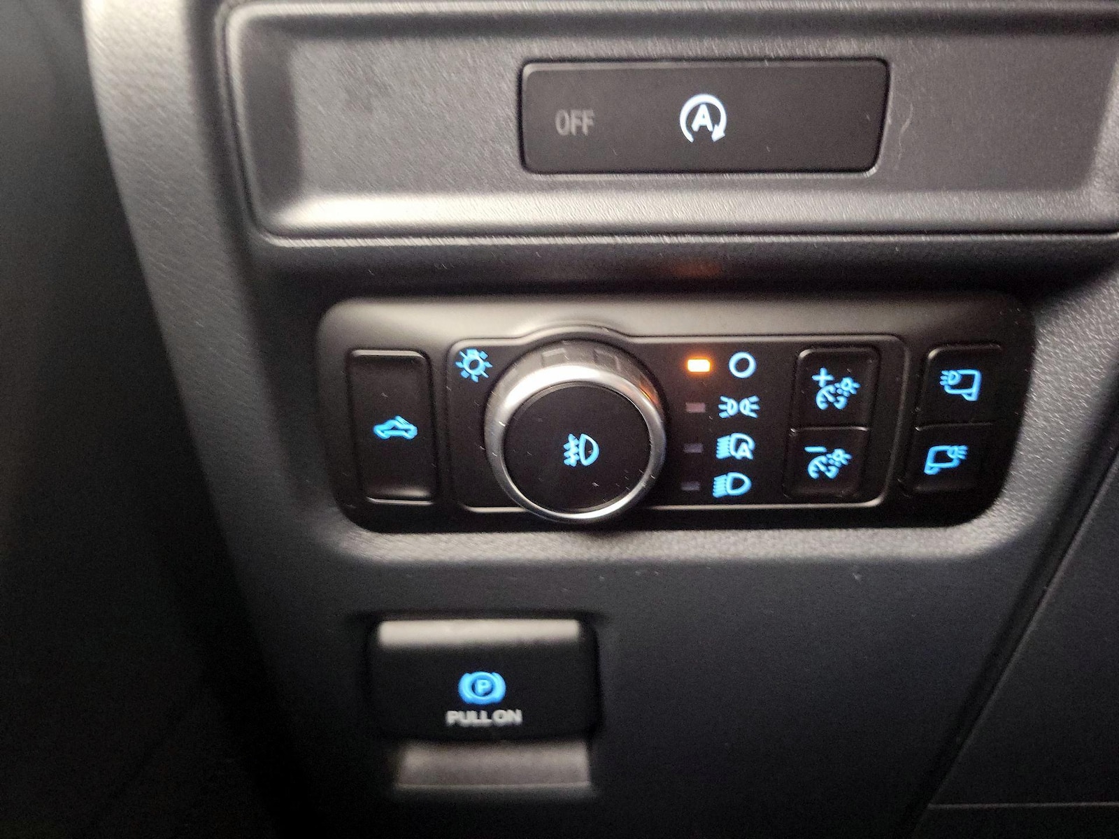 2025 Ford F-150 XLT - Photo 14