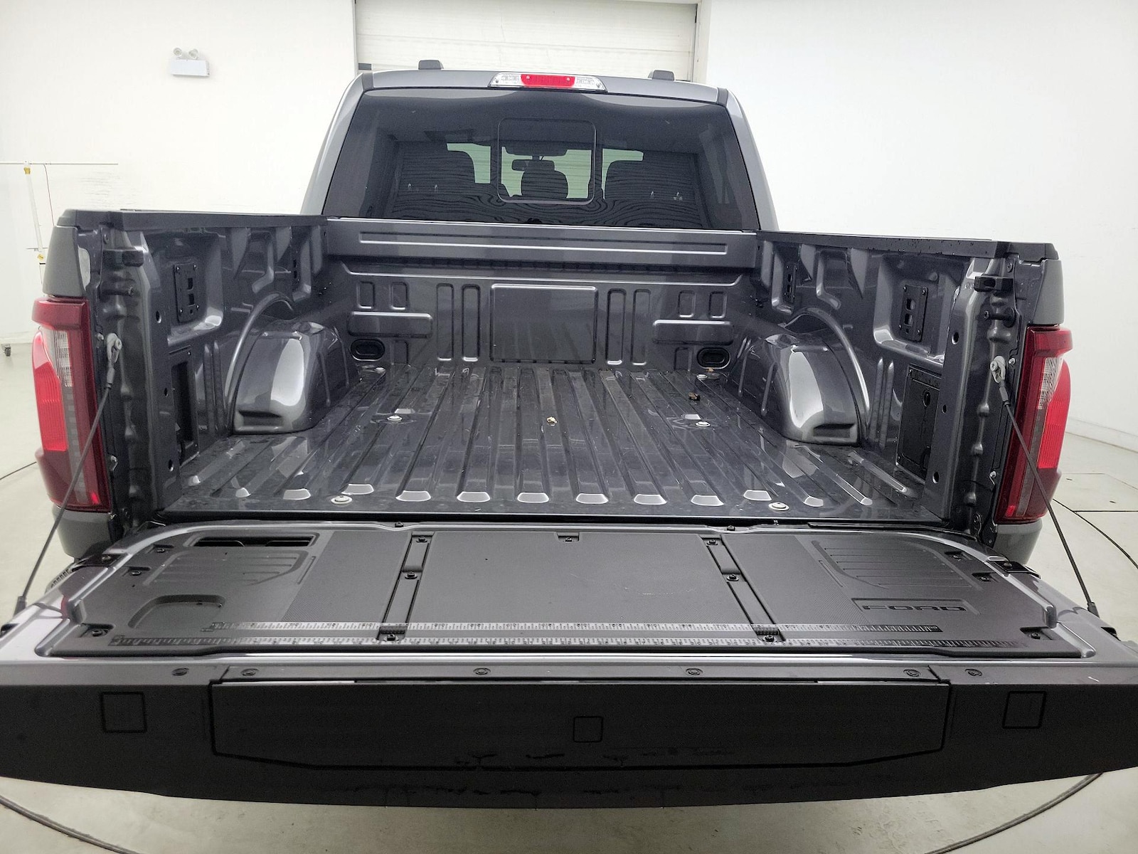 2025 Ford F-150 XLT - Photo 23