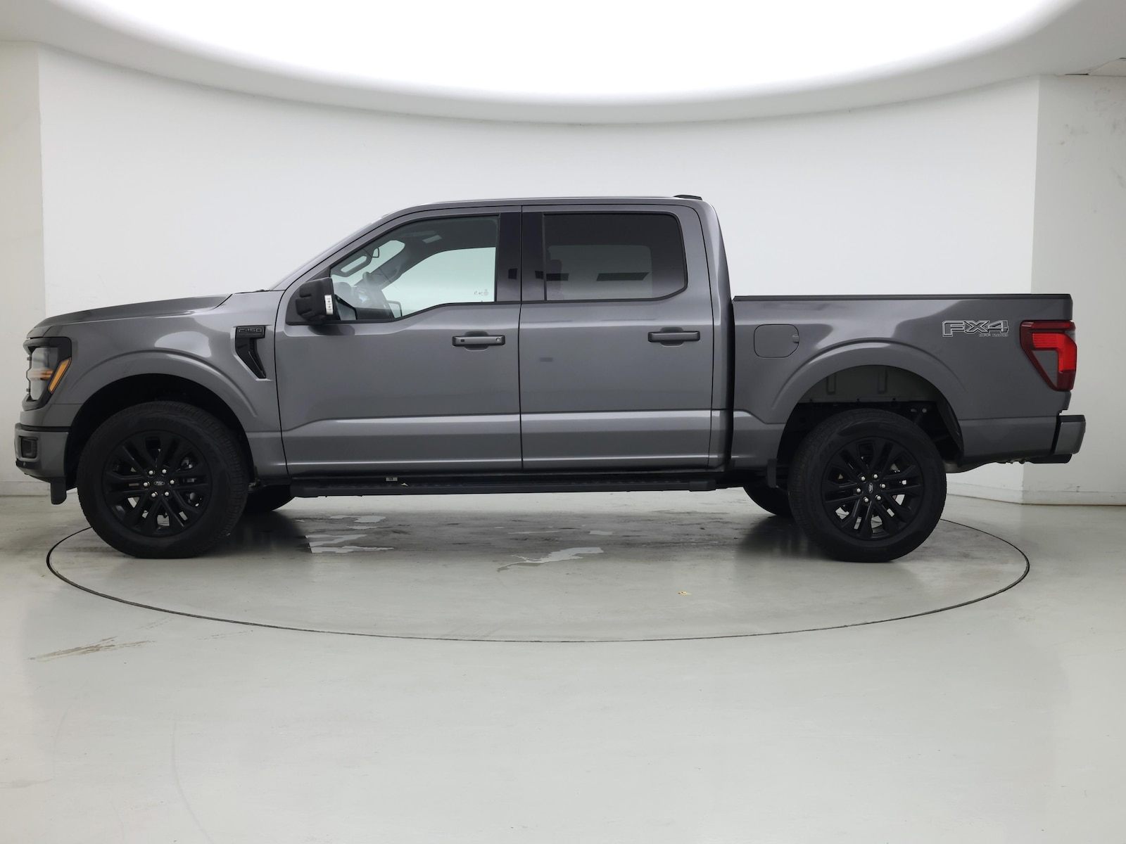 2025 Ford F-150 XLT - Photo 4
