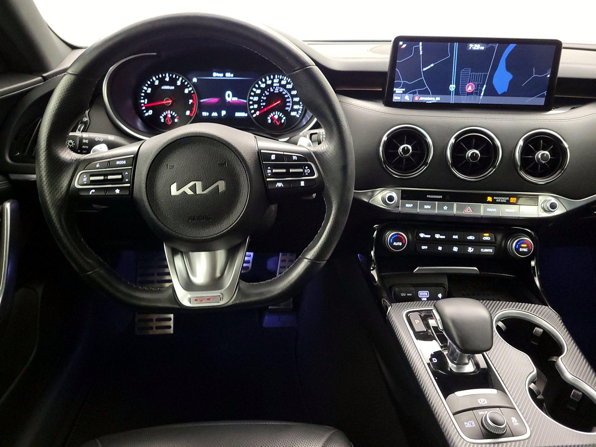 Thumbnail: 2022 Kia Stinger - 10