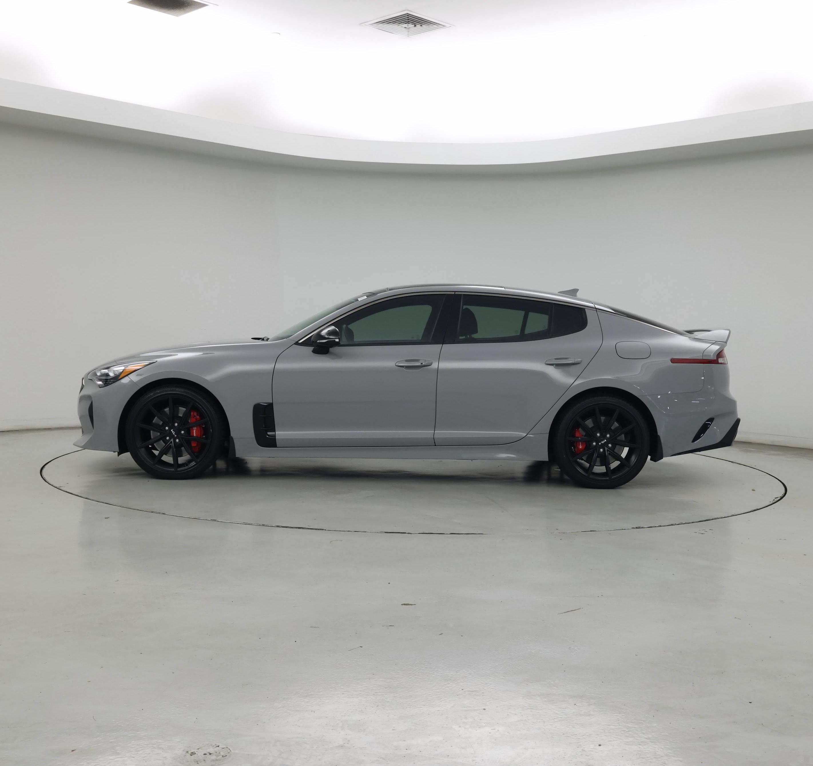 Thumbnail: 2022 Kia Stinger - 3