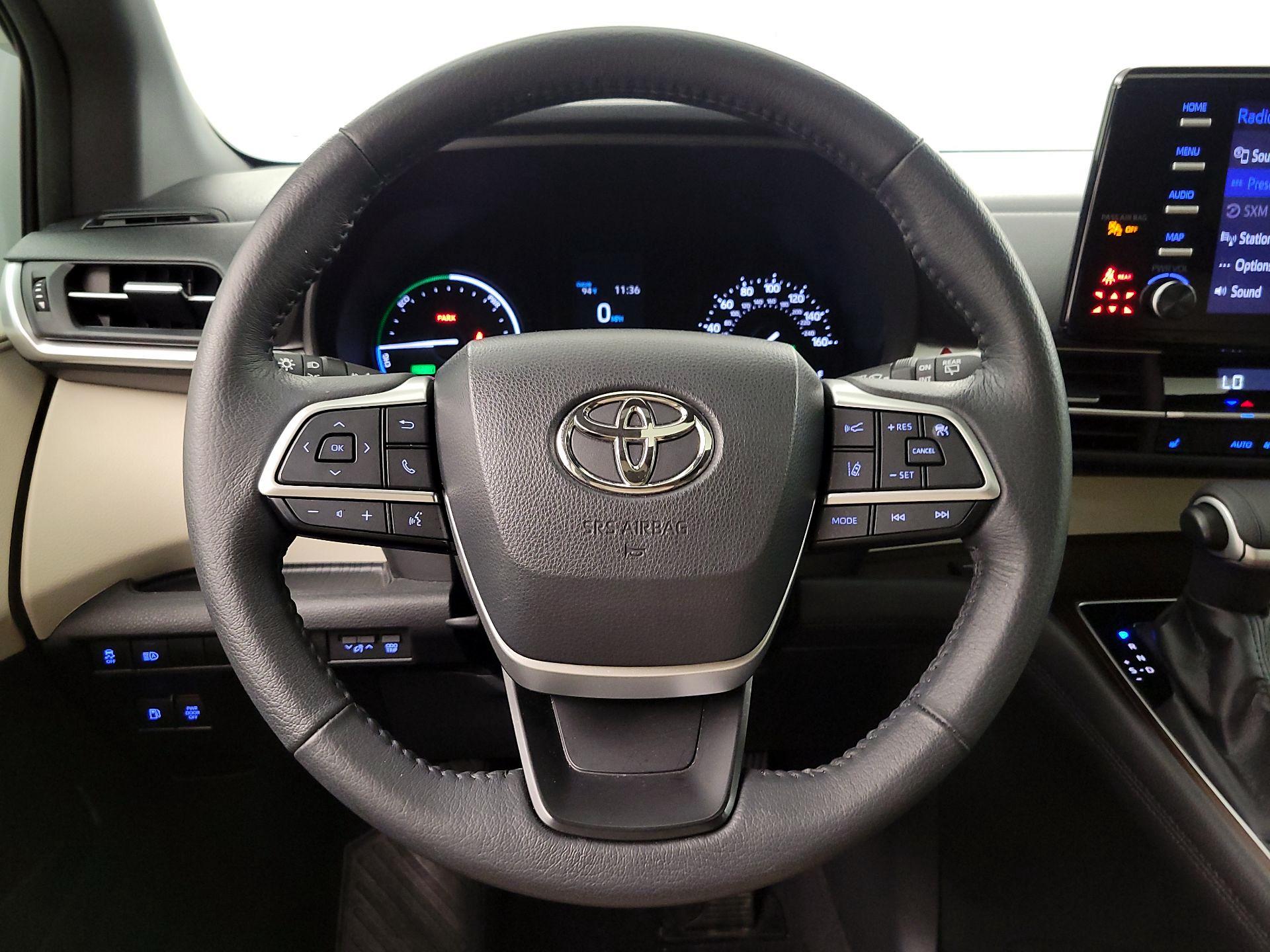 Thumbnail: 2022 Toyota Sienna - 10