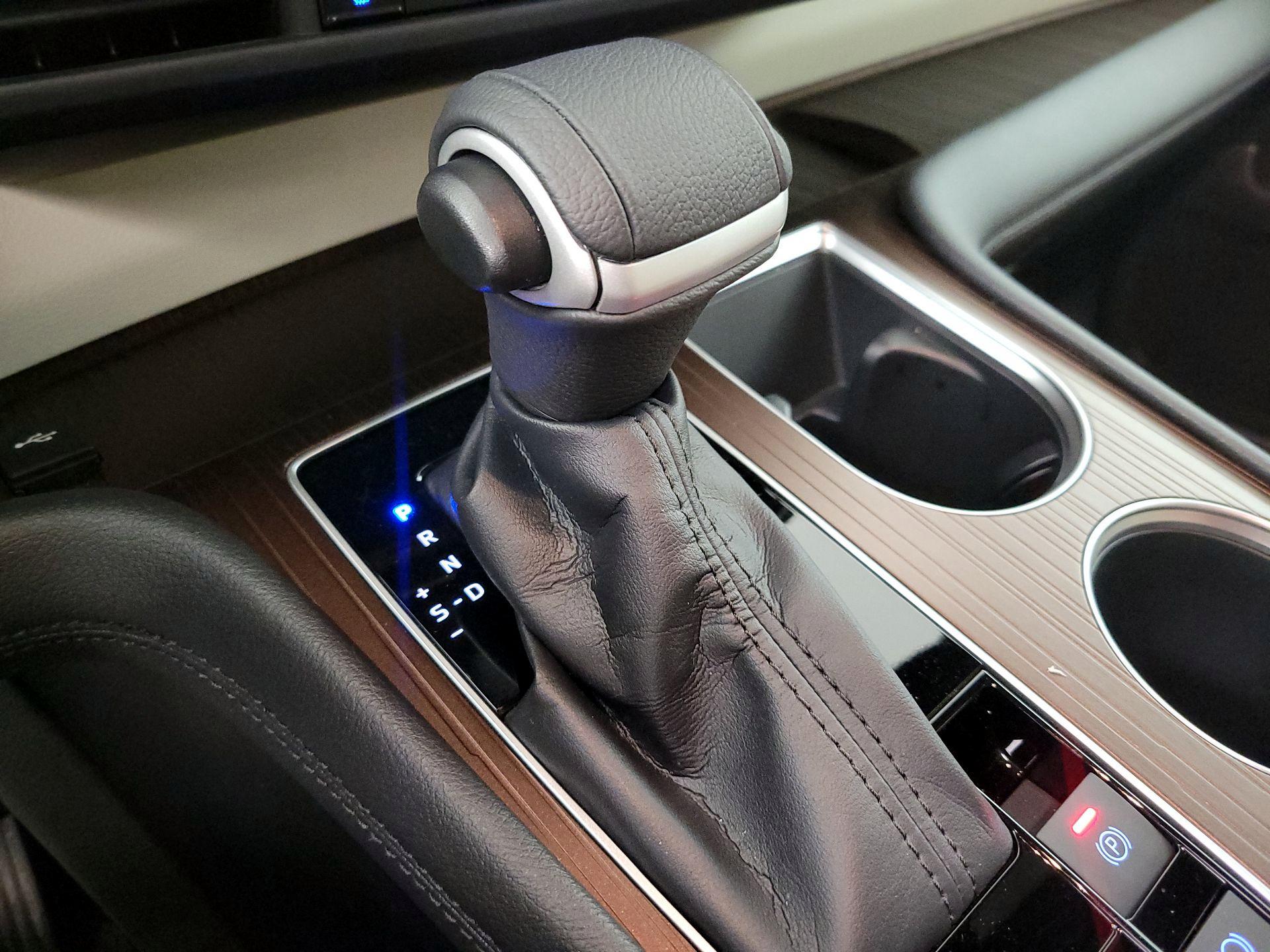 Thumbnail: 2022 Toyota Sienna - 17