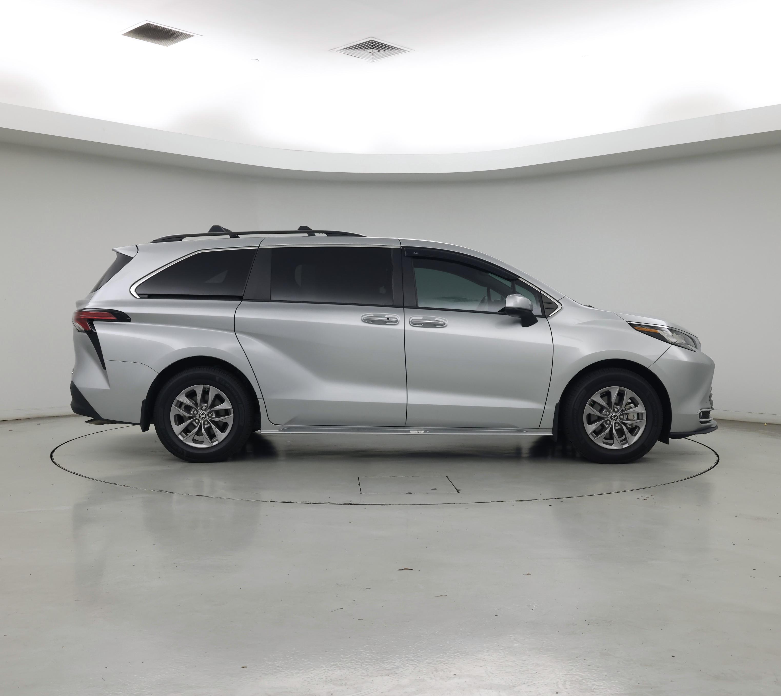 Thumbnail: 2022 Toyota Sienna - 7