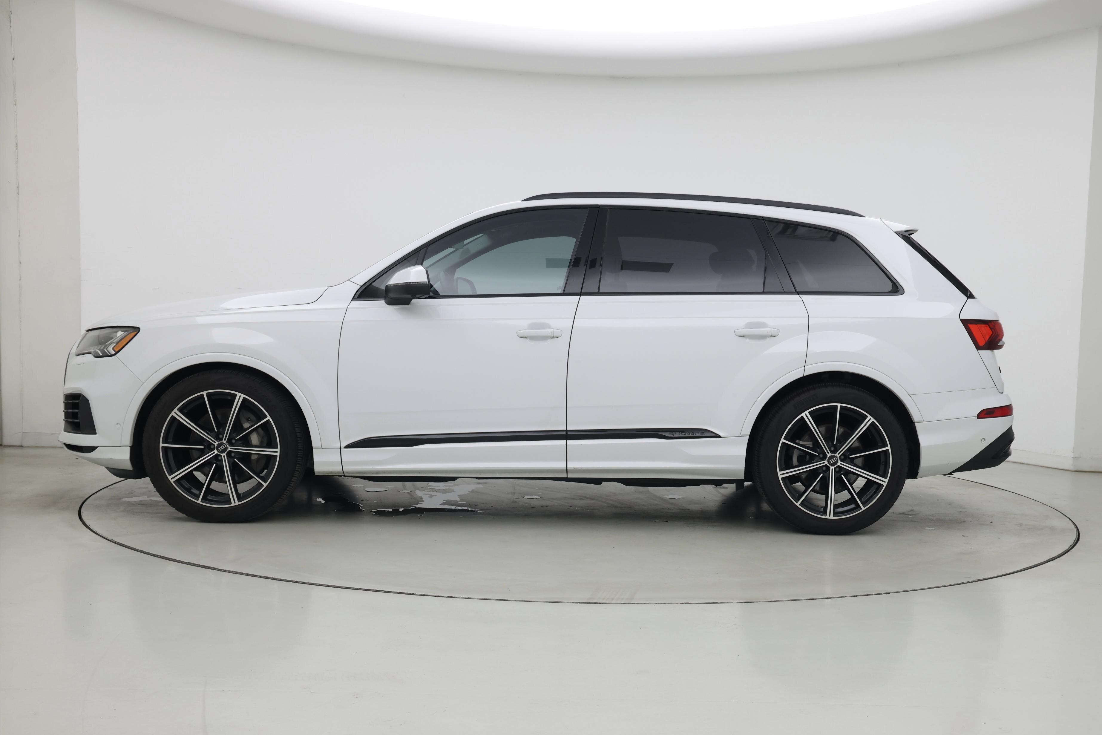 Thumbnail: 2021 Audi Q7 - 3