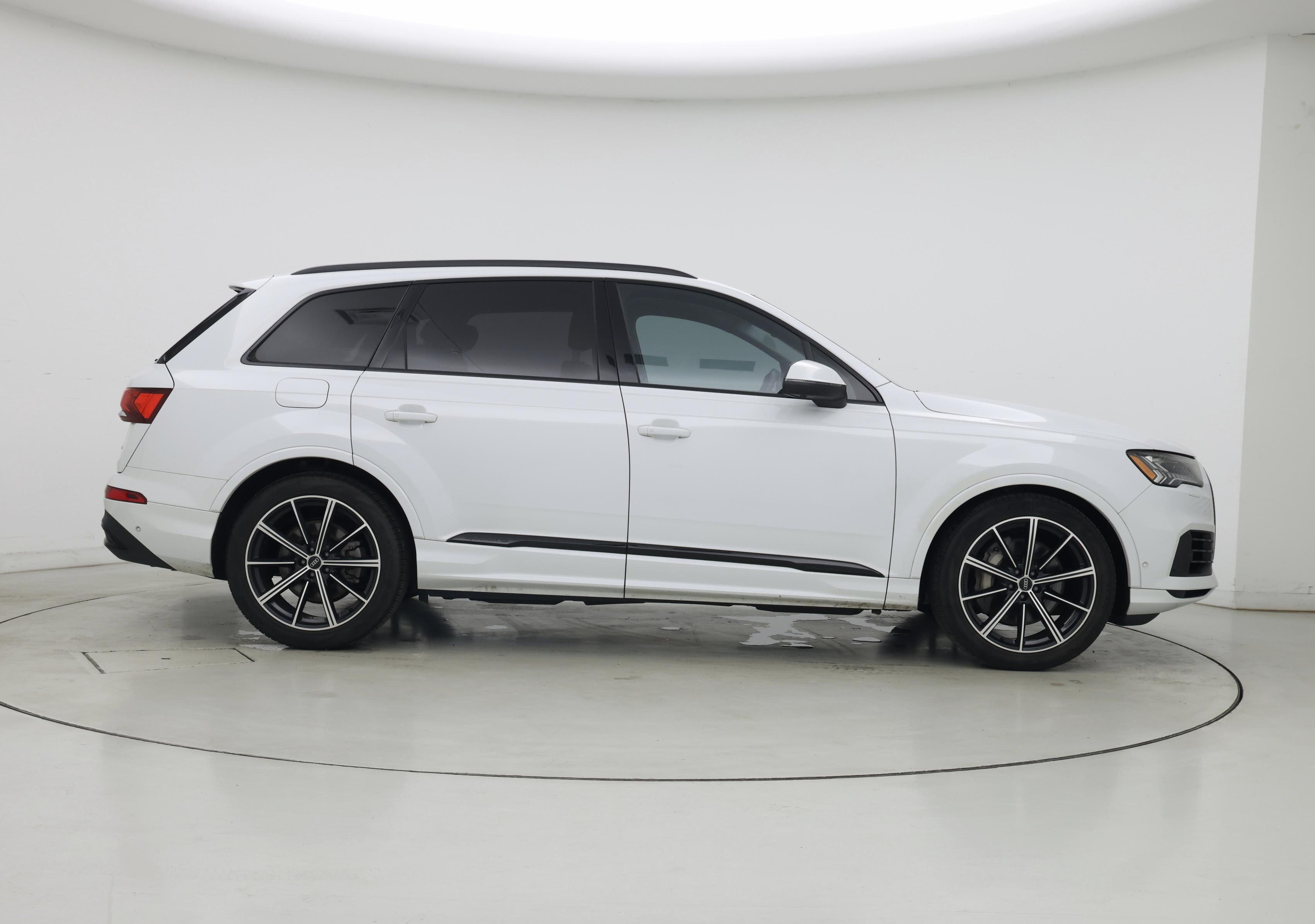 Thumbnail: 2021 Audi Q7 - 7