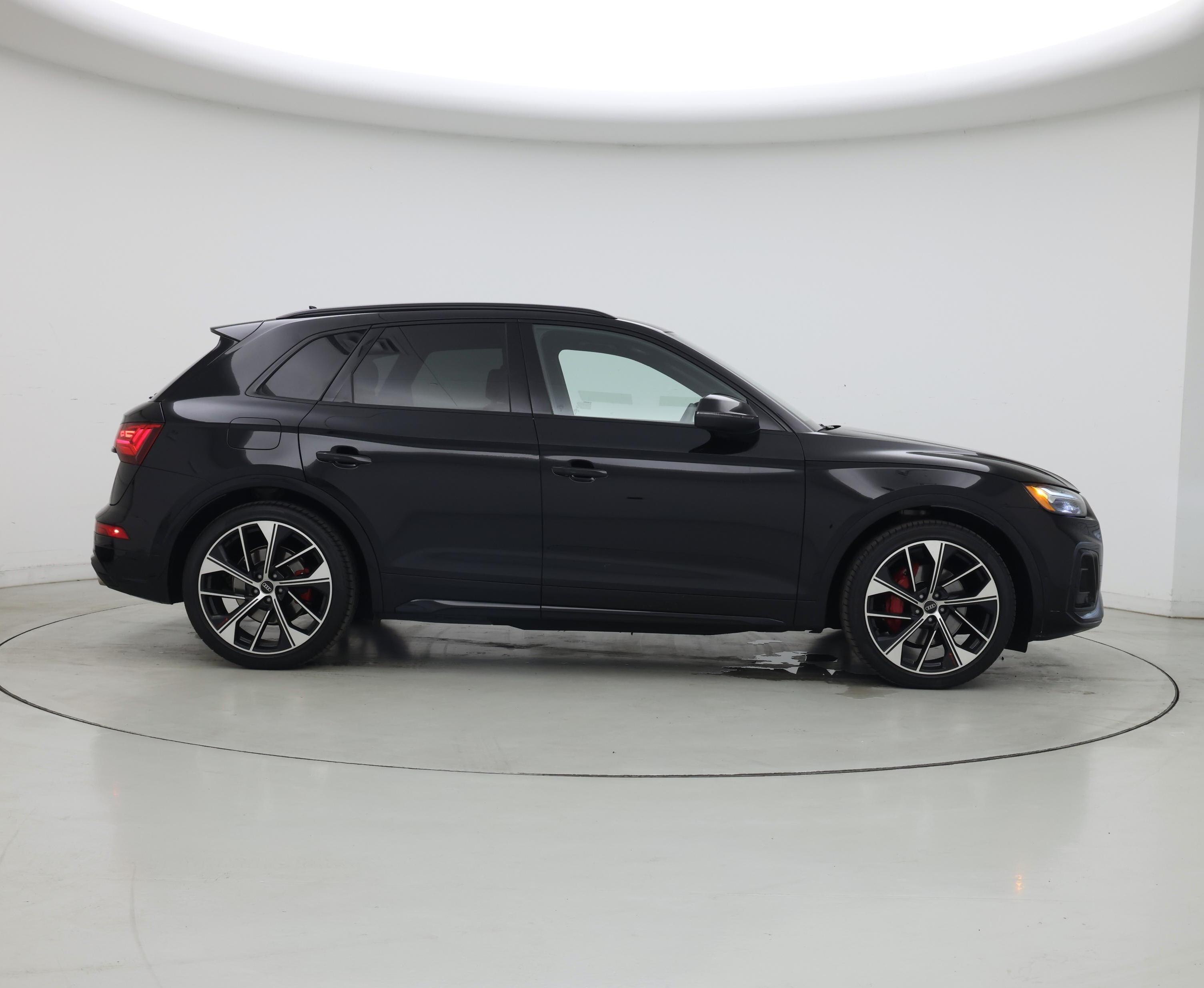 Thumbnail: 2023 Audi SQ5 - 7