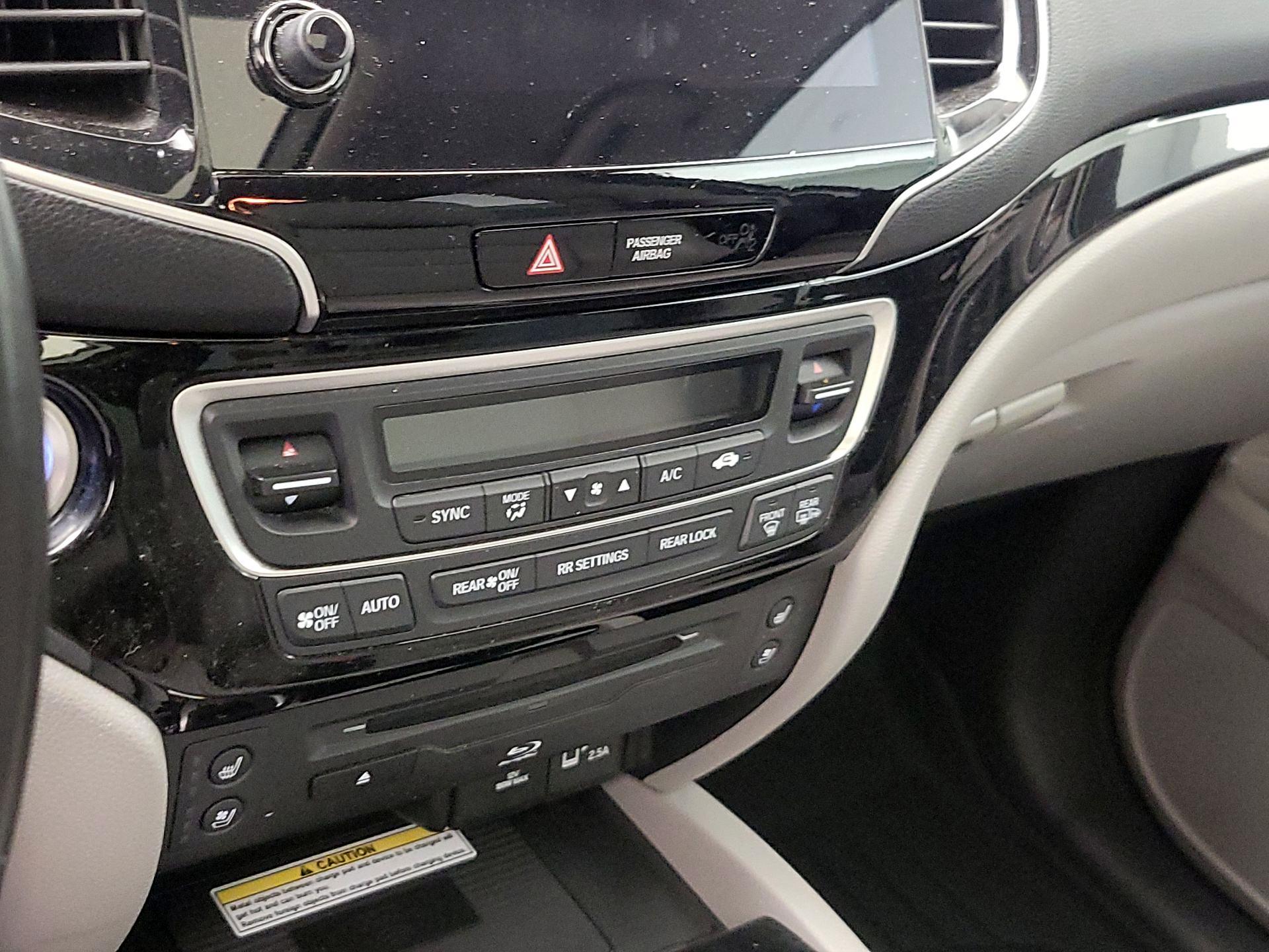 Thumbnail: 2020 Honda Pilot - 17