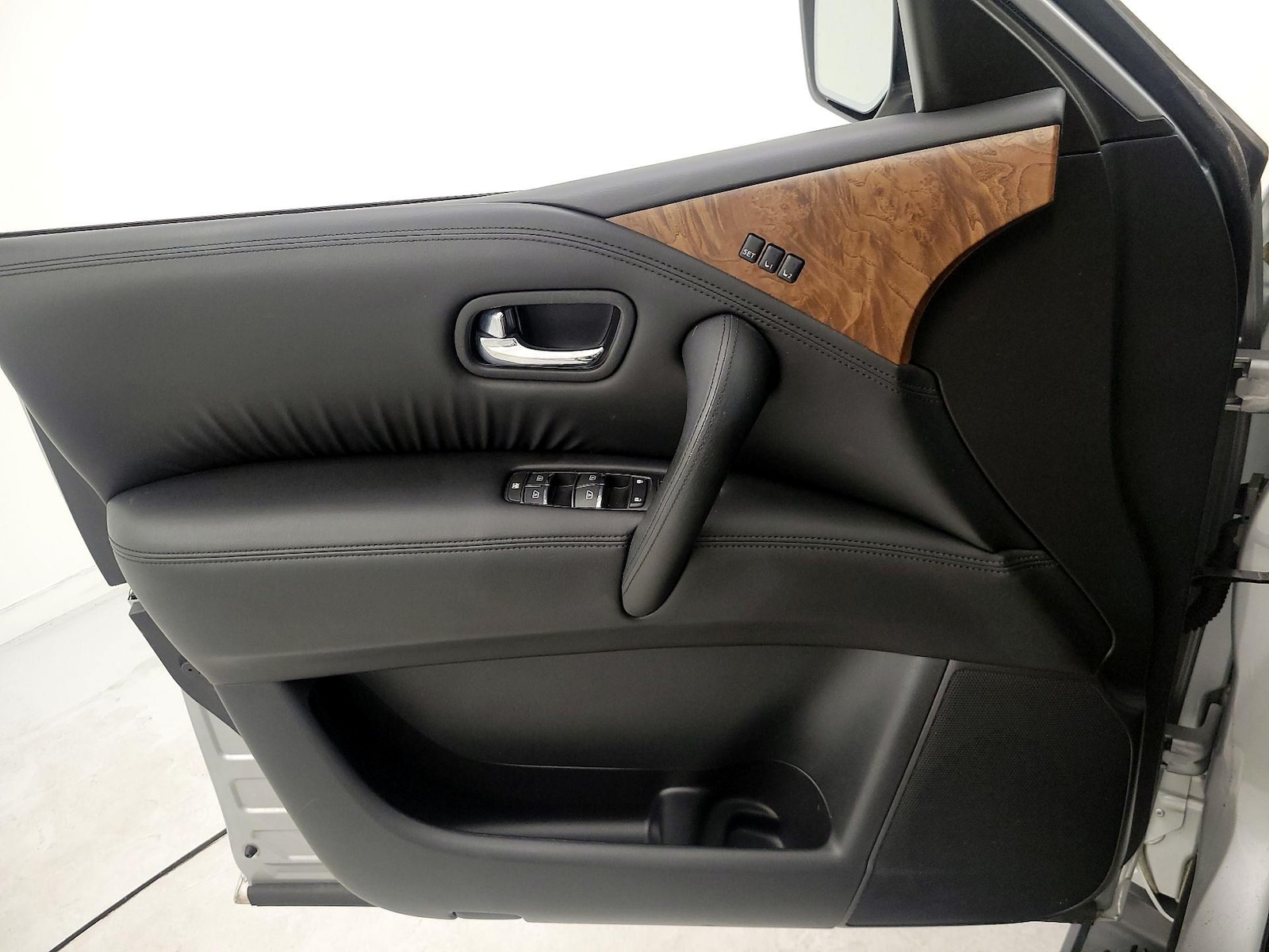 2023 Nissan Armada SL - Photo 13