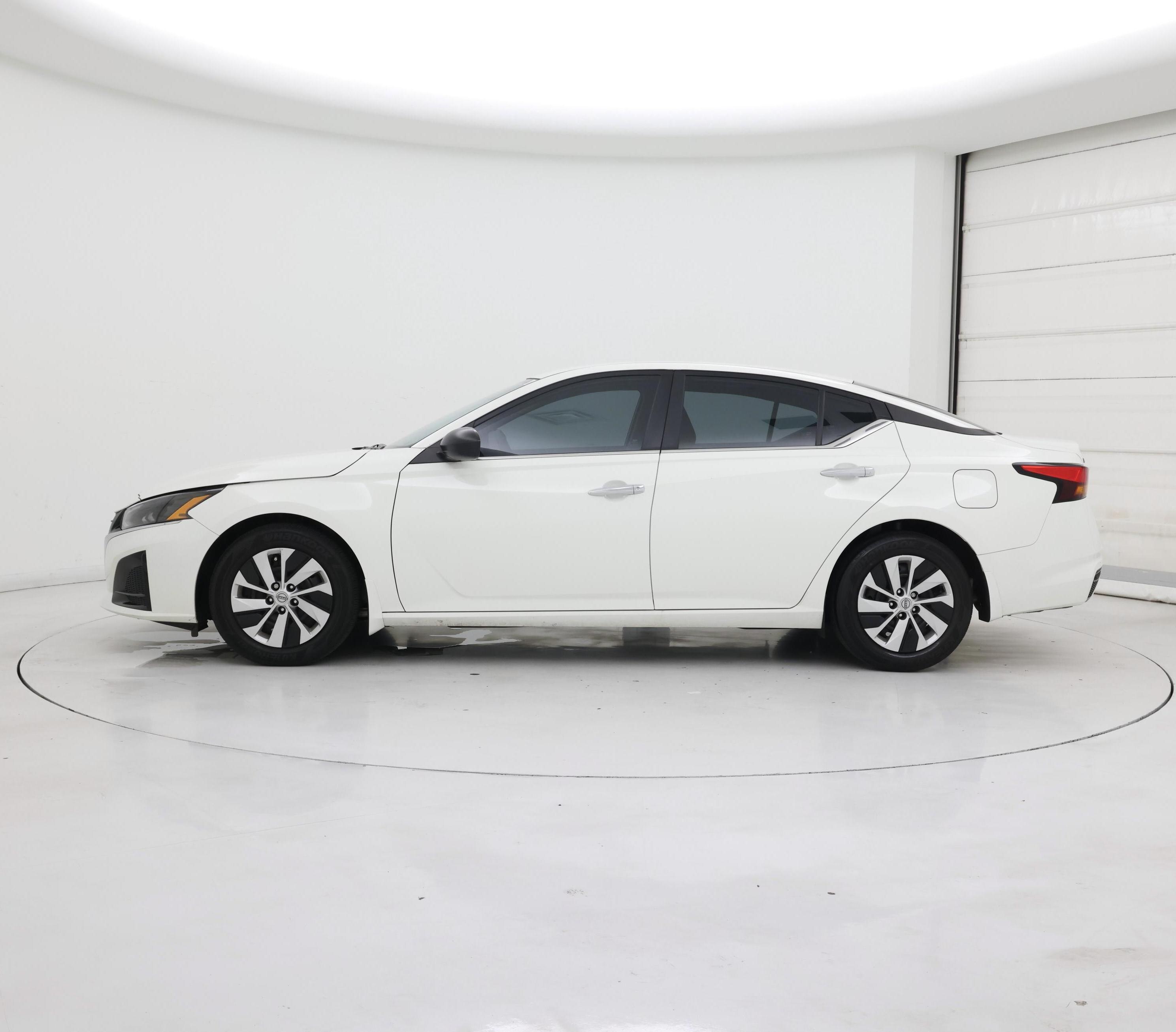 Thumbnail: 2024 Nissan Altima - 3