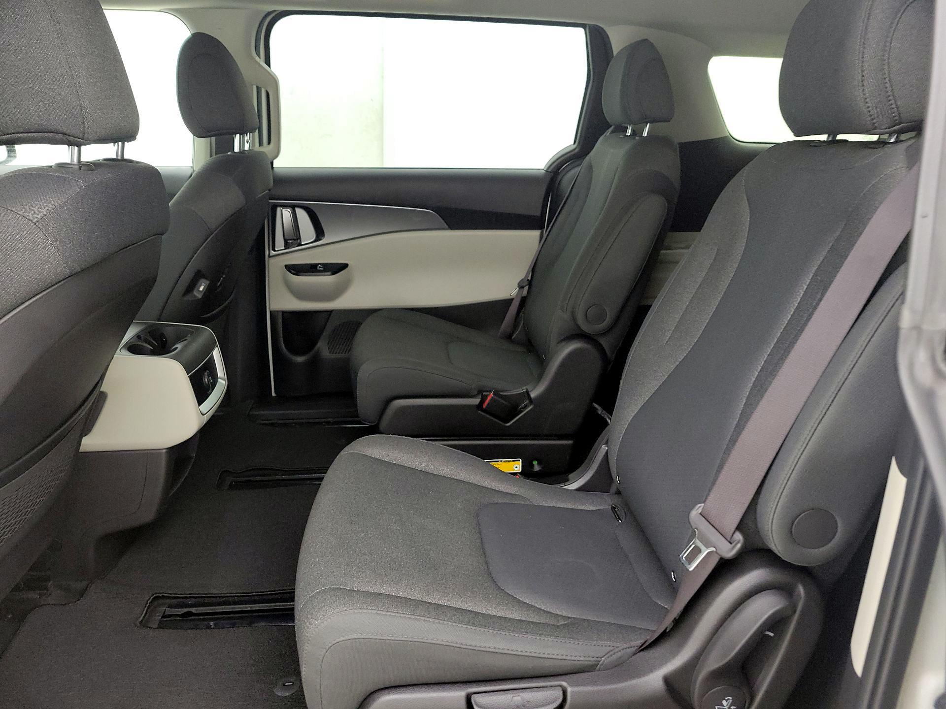 Thumbnail: 2023 Kia Carnival - 19