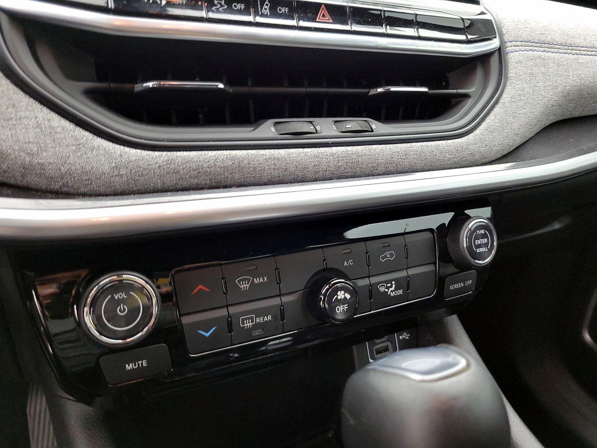 Thumbnail: 2025 Jeep Compass - 16