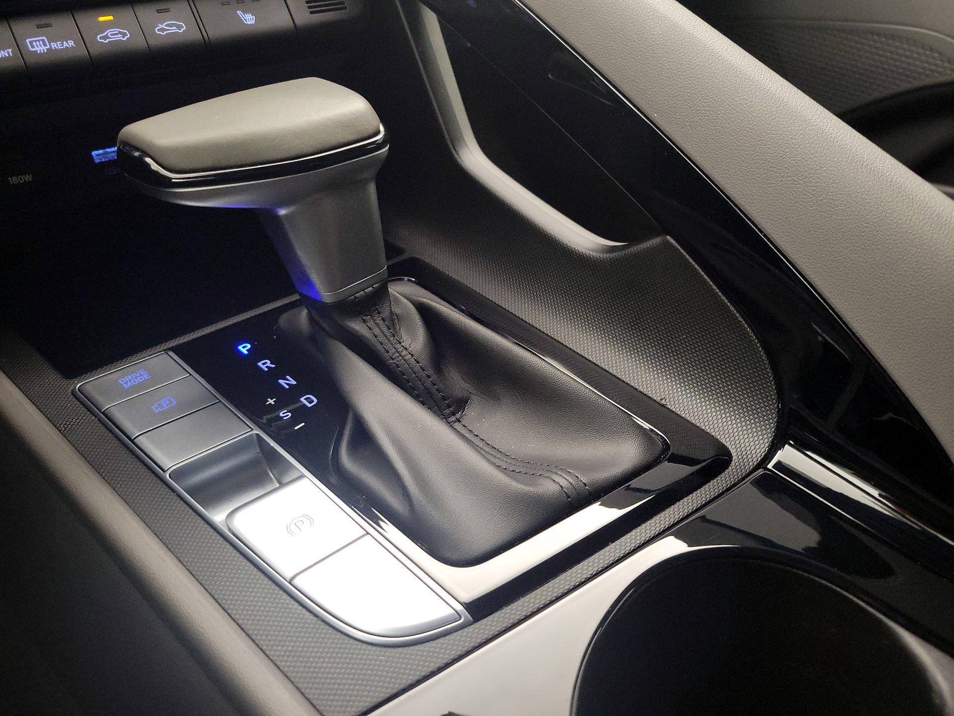 Thumbnail: 2024 Hyundai Elantra - 18
