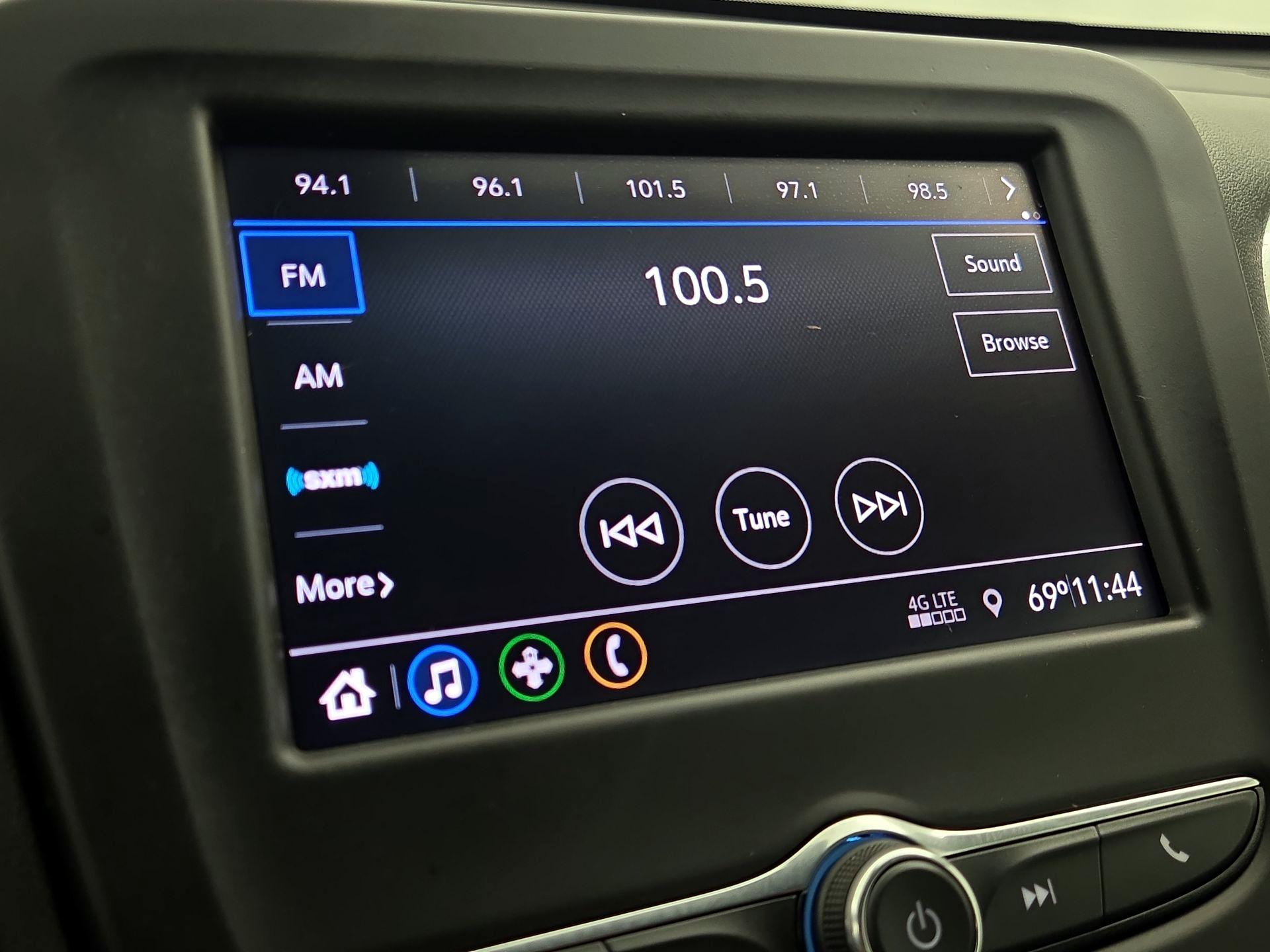 Thumbnail: 2021 Chevrolet Equinox - 15