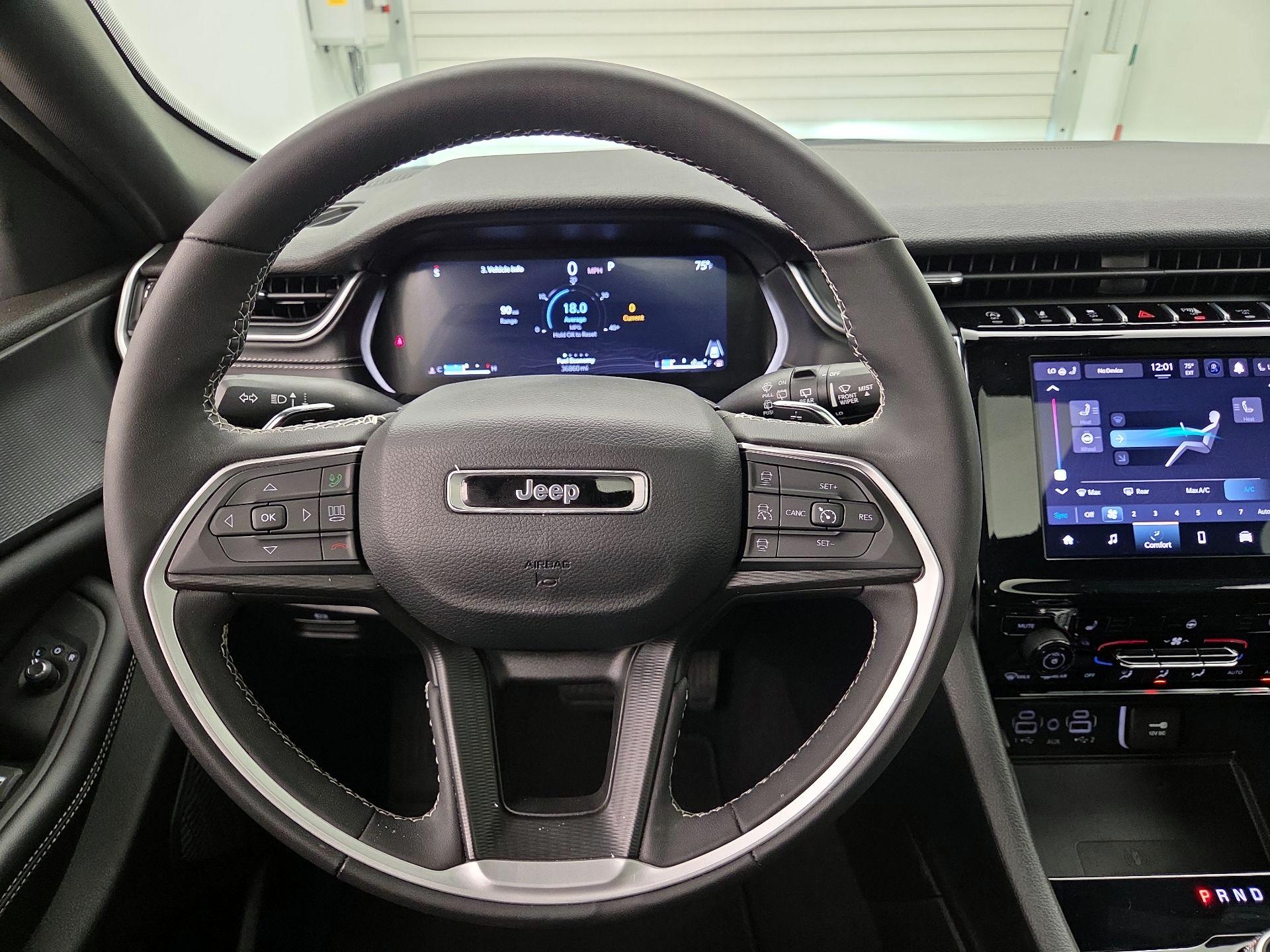 Thumbnail: 2024 Jeep Grand Cherokee - 10