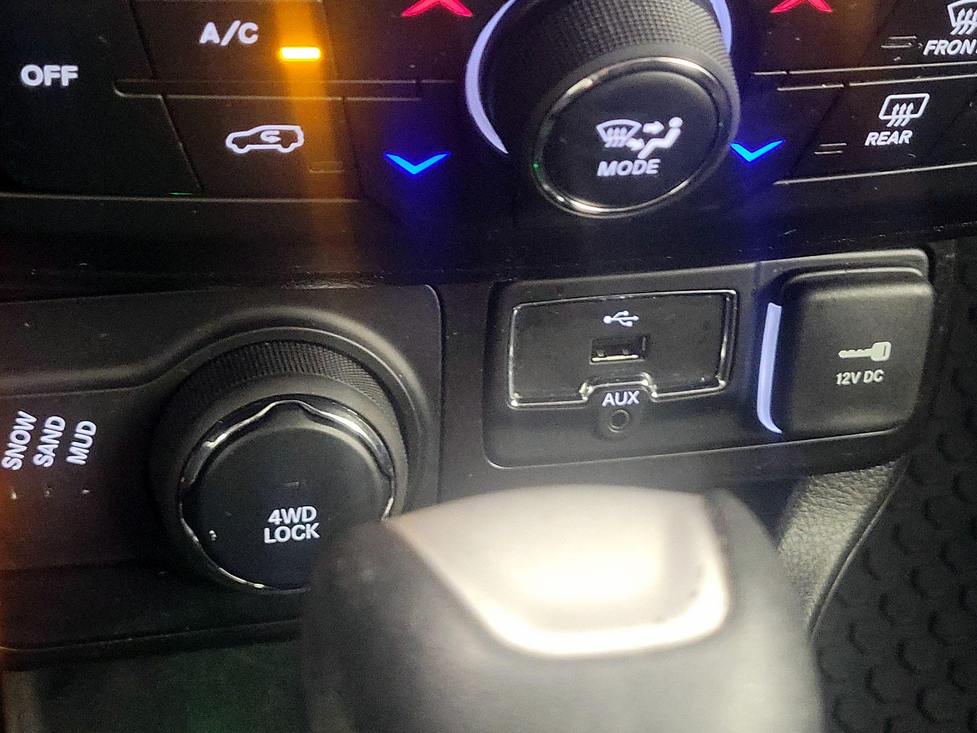 Thumbnail: 2023 Jeep Renegade - 19