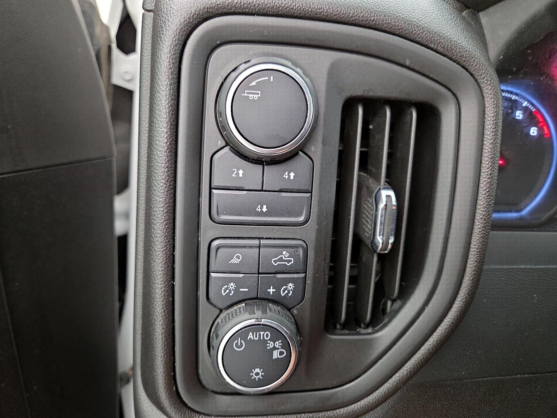 Thumbnail: 2024 Chevrolet Silverado 2500 - 13