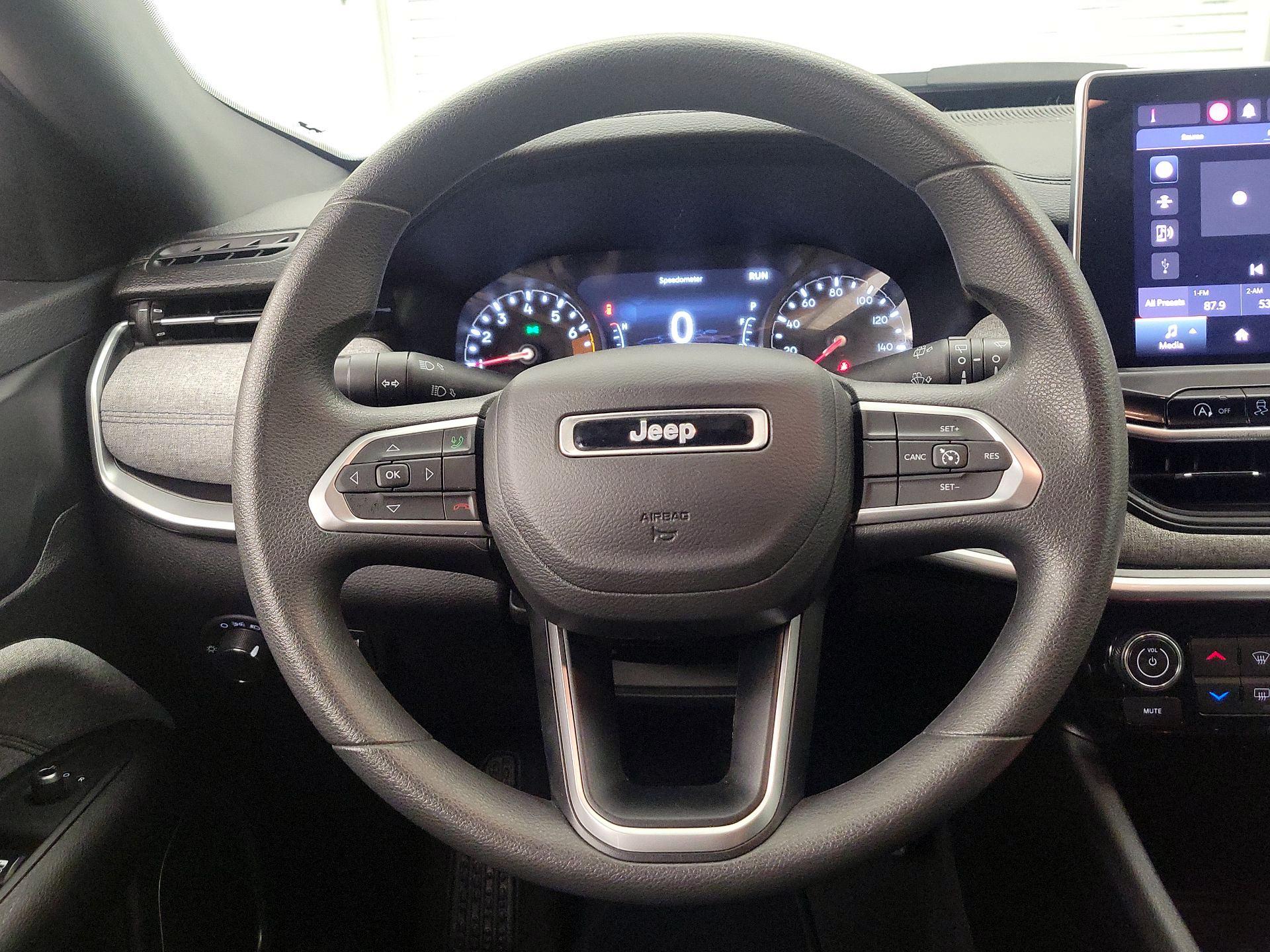 Thumbnail: 2023 Jeep Compass - 10