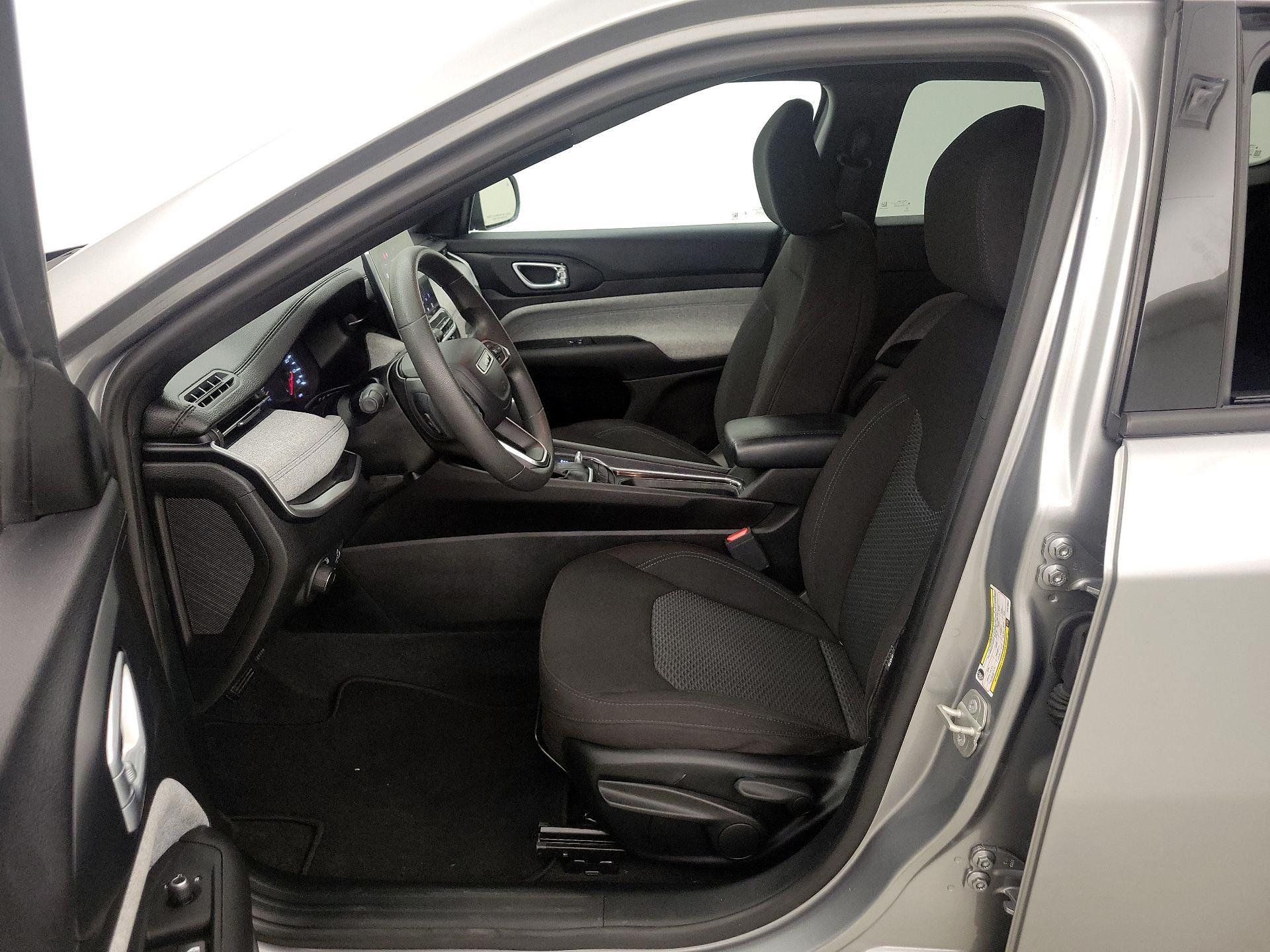 Thumbnail: 2023 Jeep Compass - 11