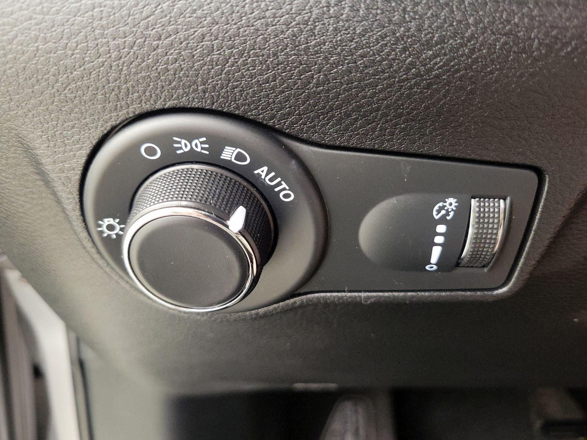 Thumbnail: 2023 Jeep Compass - 13