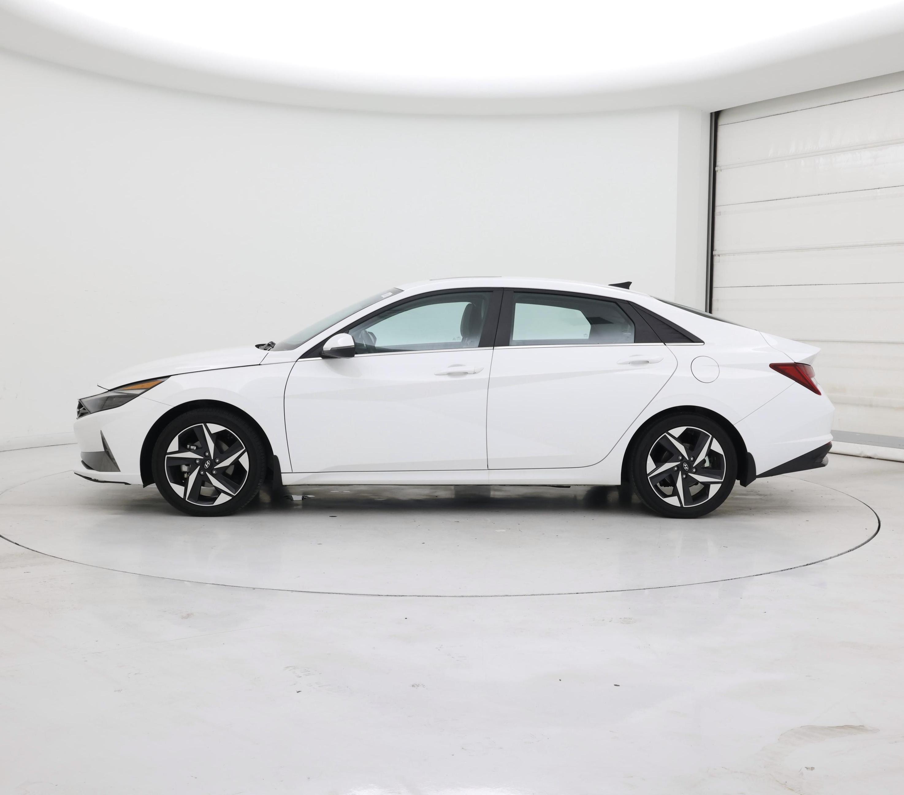 Thumbnail: 2023 Hyundai Elantra - 3