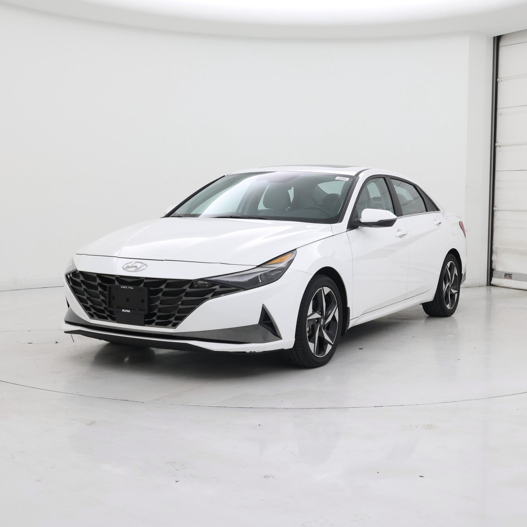 Thumbnail: 2023 Hyundai Elantra - 4