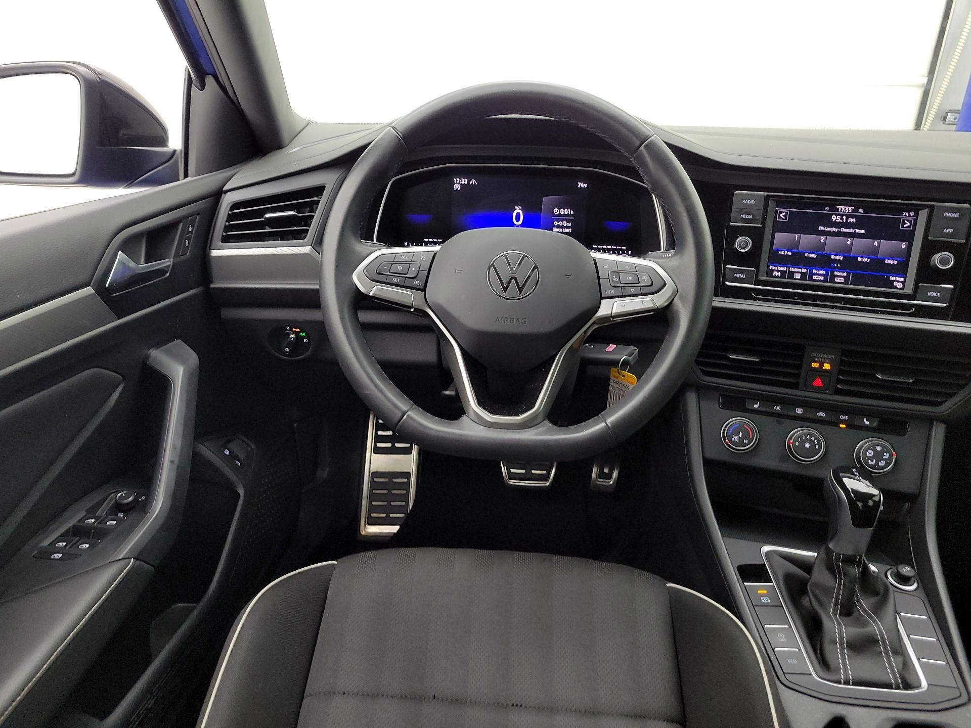 Thumbnail: 2024 Volkswagen Jetta - 10