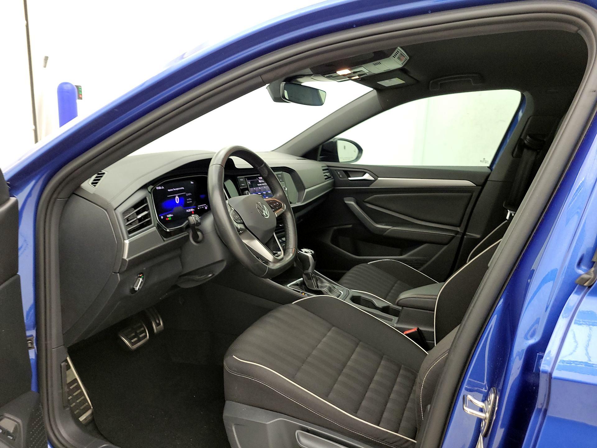 Thumbnail: 2024 Volkswagen Jetta - 11