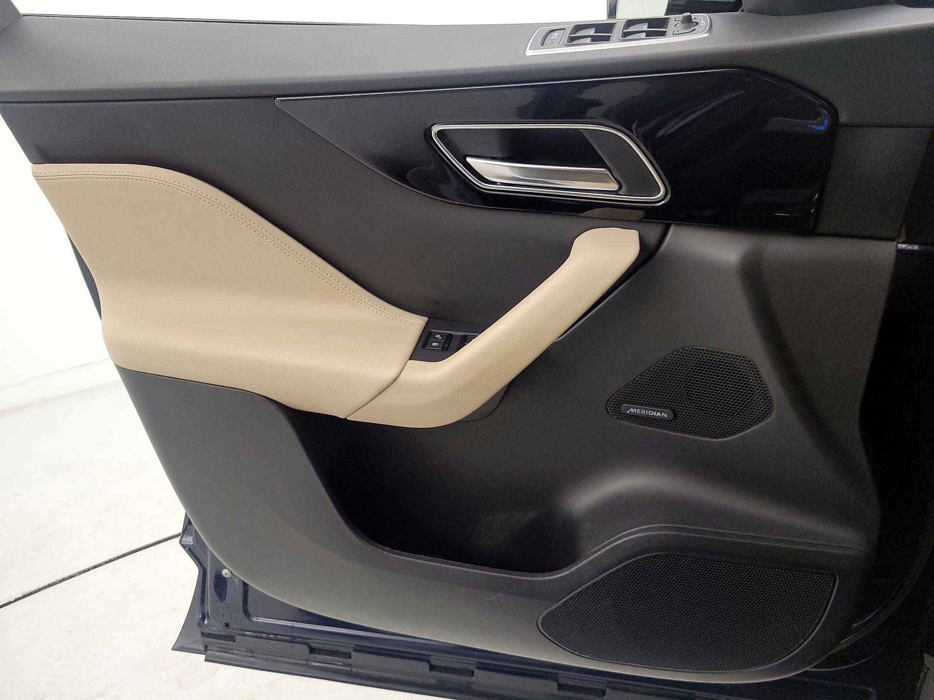 Thumbnail: 2020 Jaguar F-Pace - 12