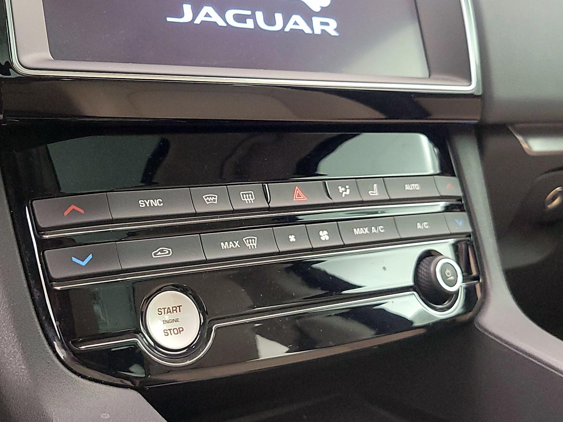 Thumbnail: 2020 Jaguar F-Pace - 16