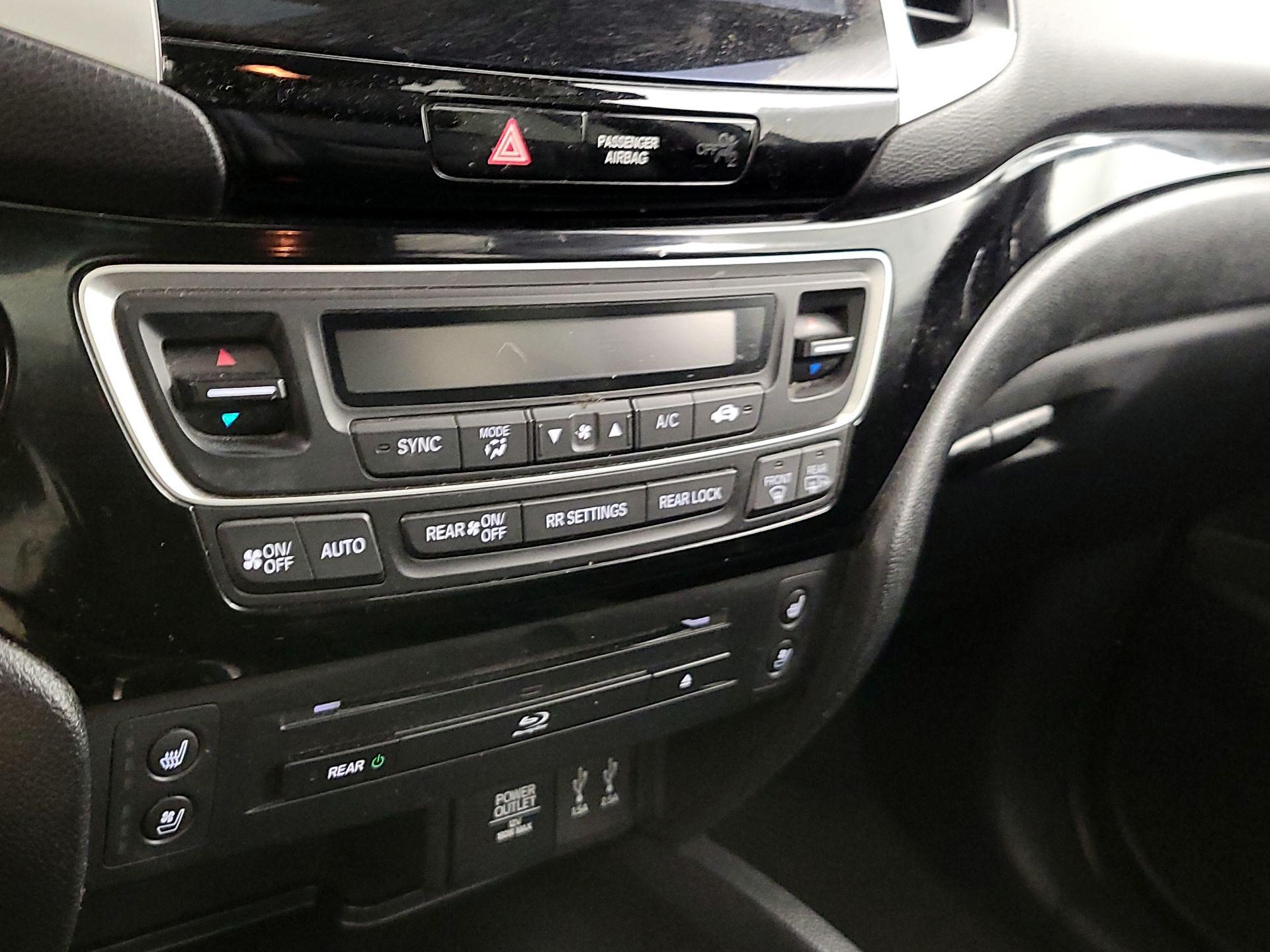 Thumbnail: 2016 Honda Pilot - 17