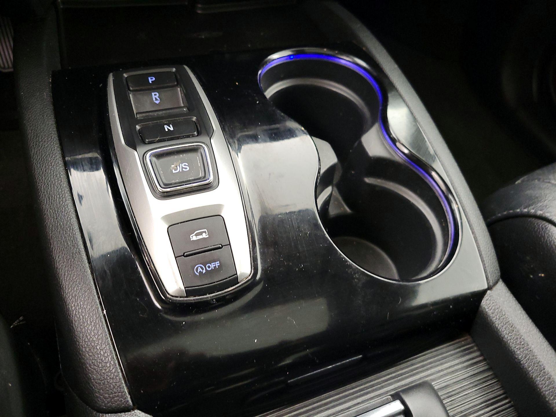 Thumbnail: 2016 Honda Pilot - 18