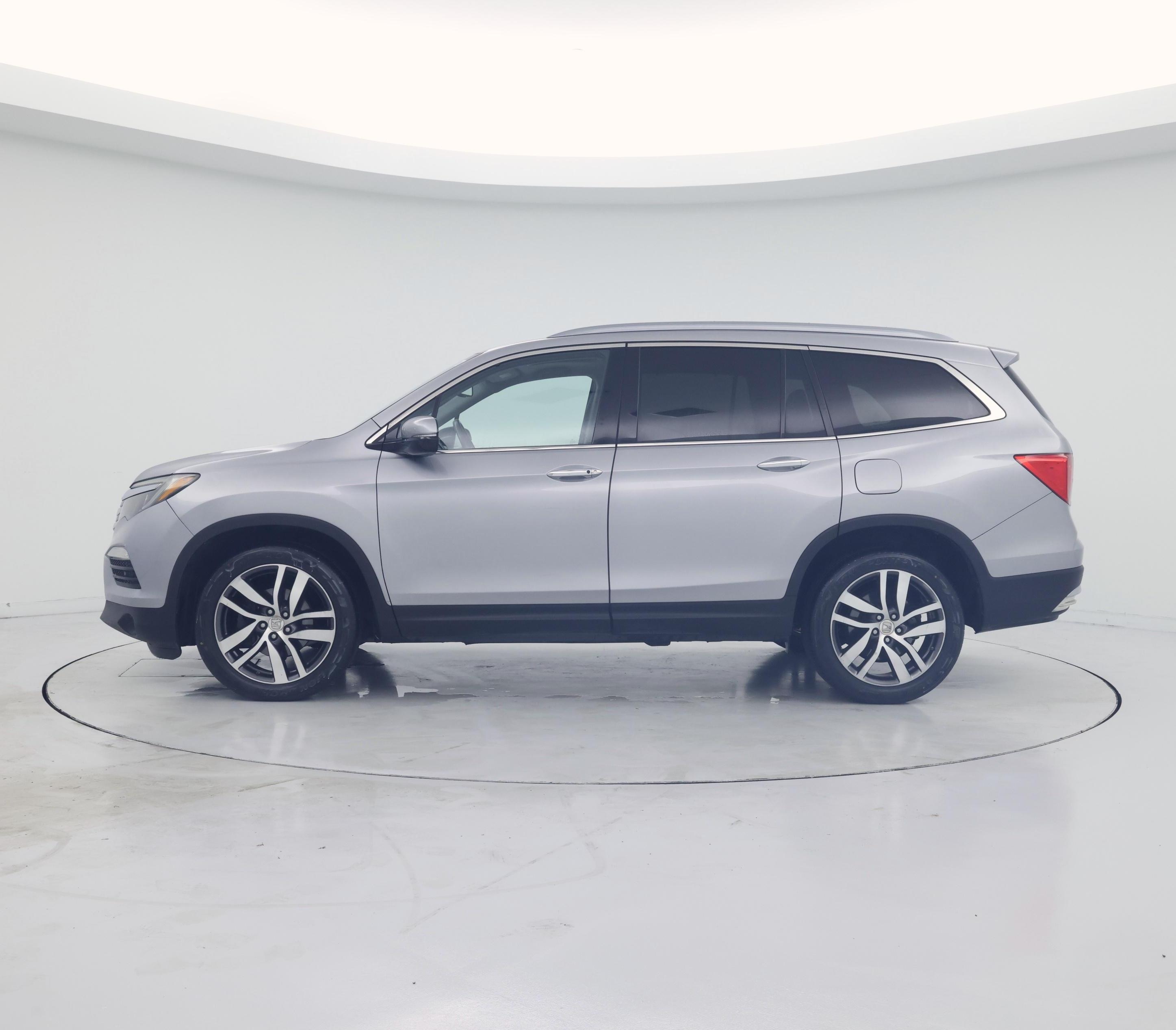 Thumbnail: 2016 Honda Pilot - 3