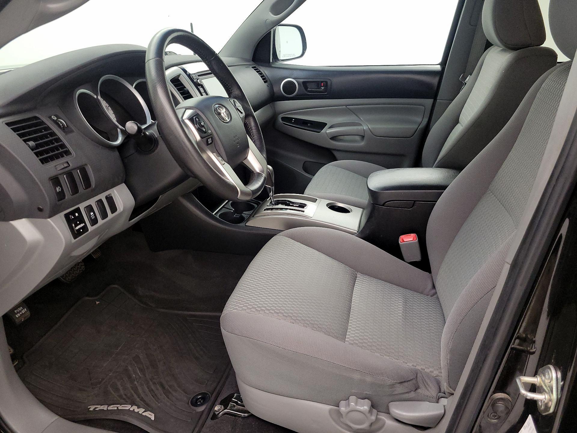 Thumbnail: 2015 Toyota Tacoma - 11