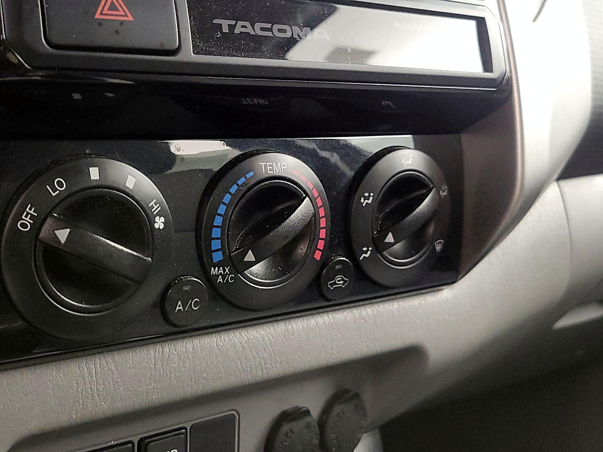 Thumbnail: 2015 Toyota Tacoma - 16
