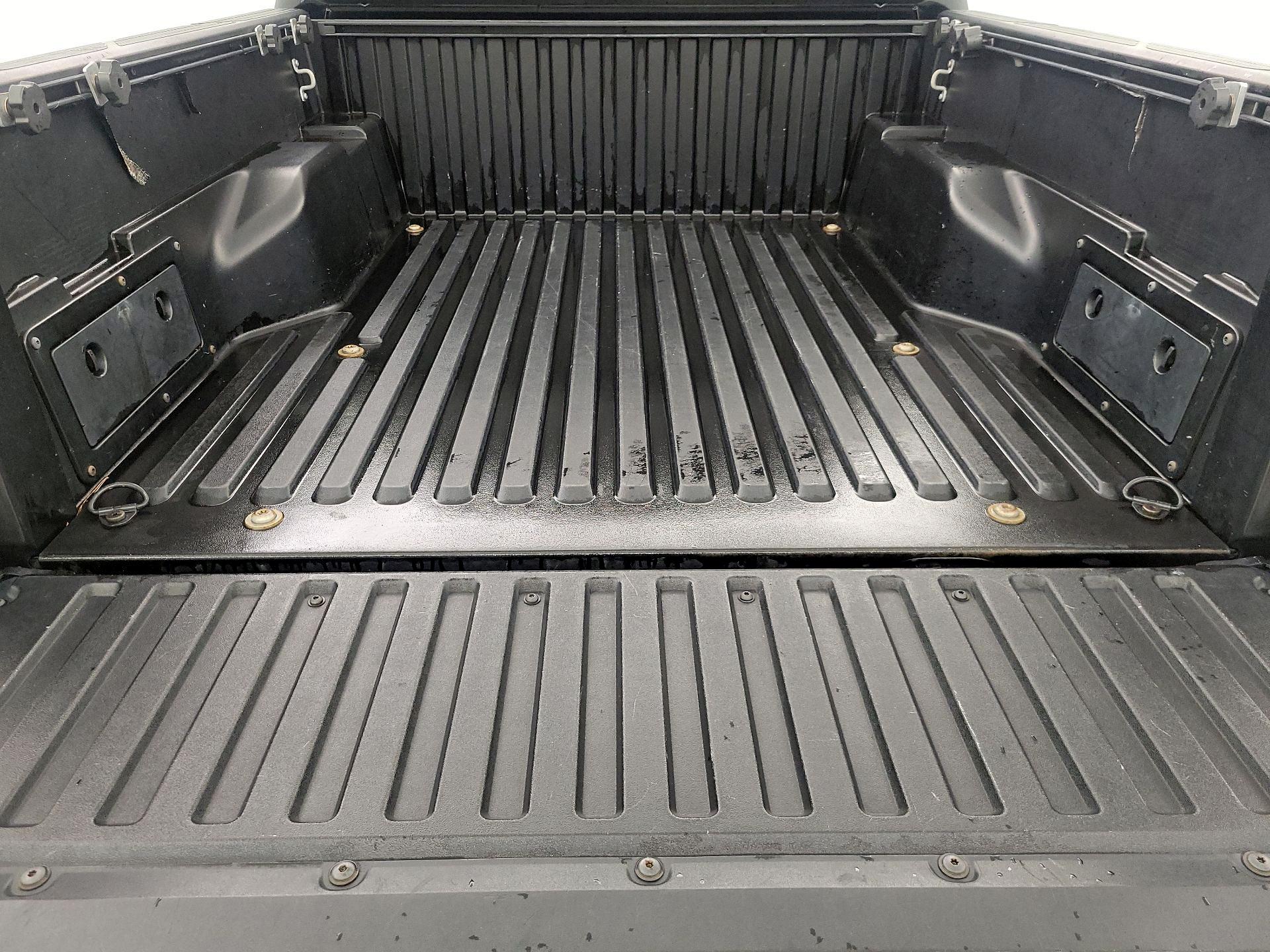 Thumbnail: 2015 Toyota Tacoma - 20