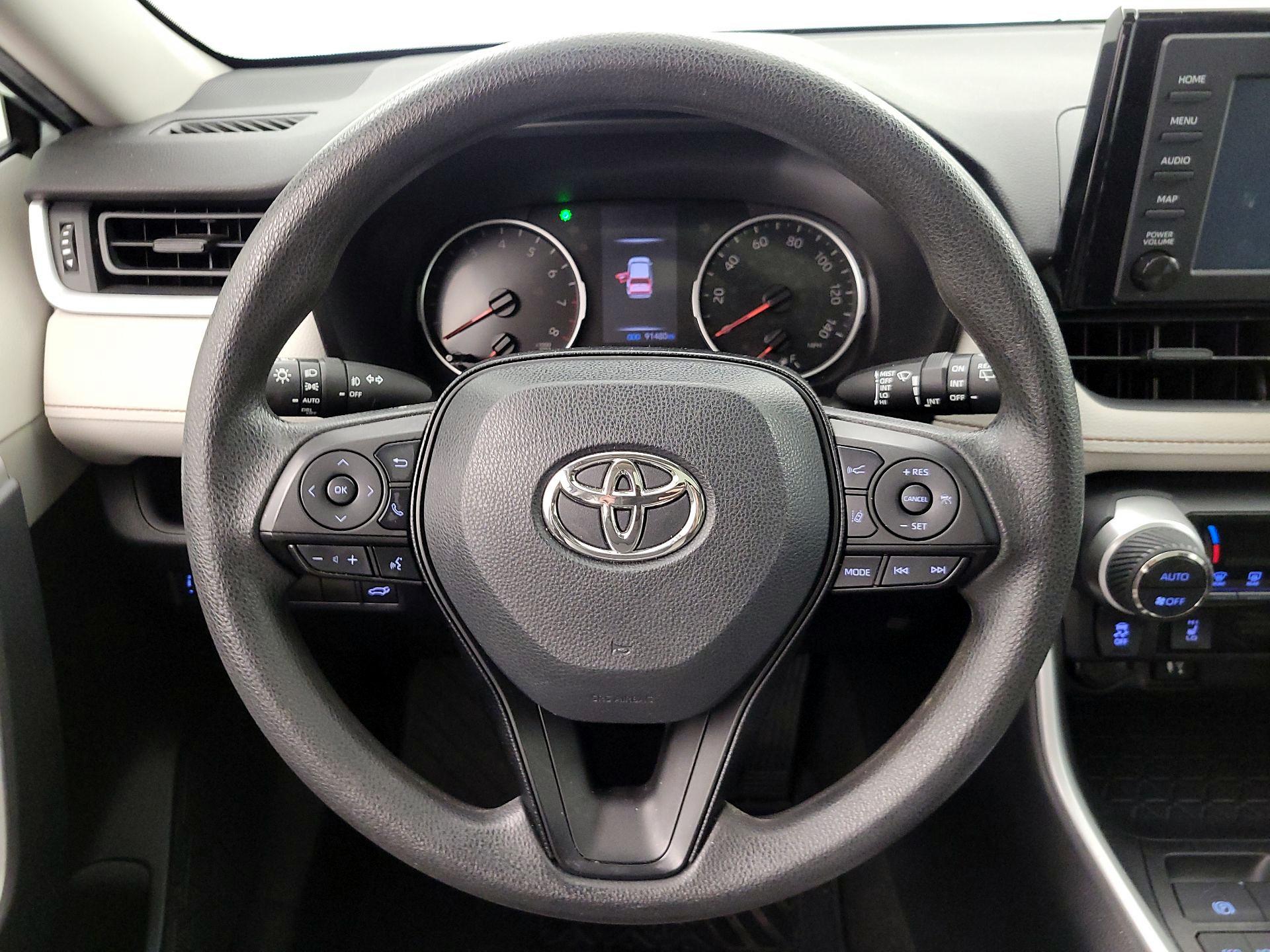 Thumbnail: 2019 Toyota RAV4 - 10