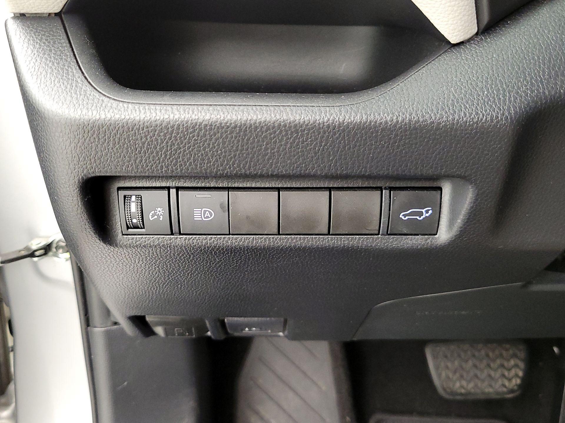 Thumbnail: 2019 Toyota RAV4 - 13