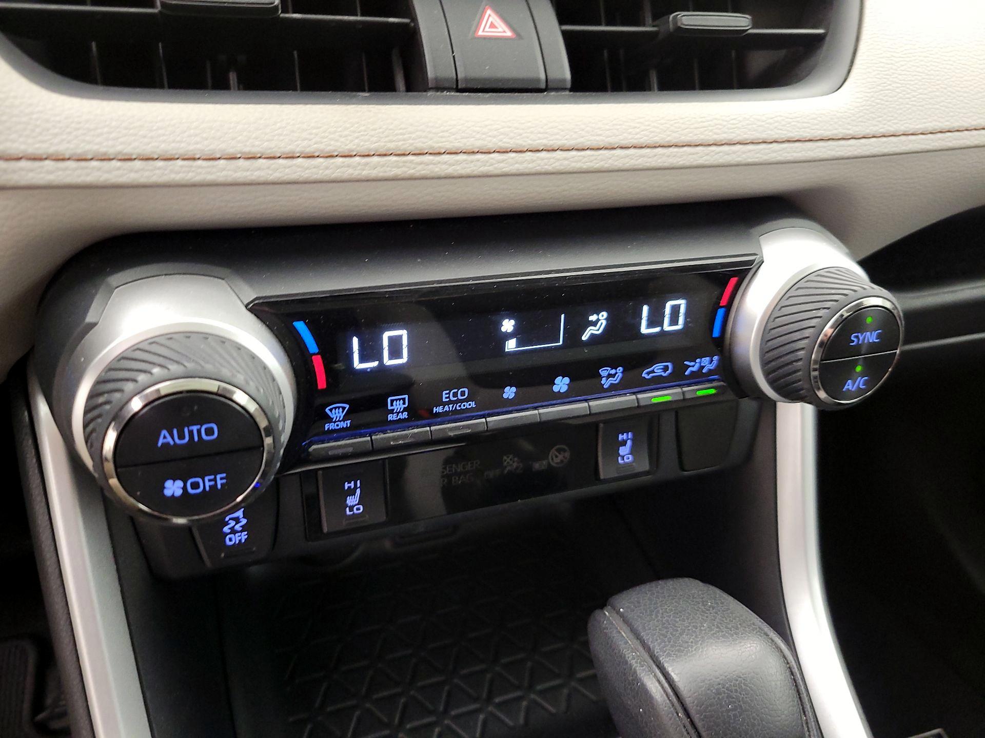 Thumbnail: 2019 Toyota RAV4 - 17